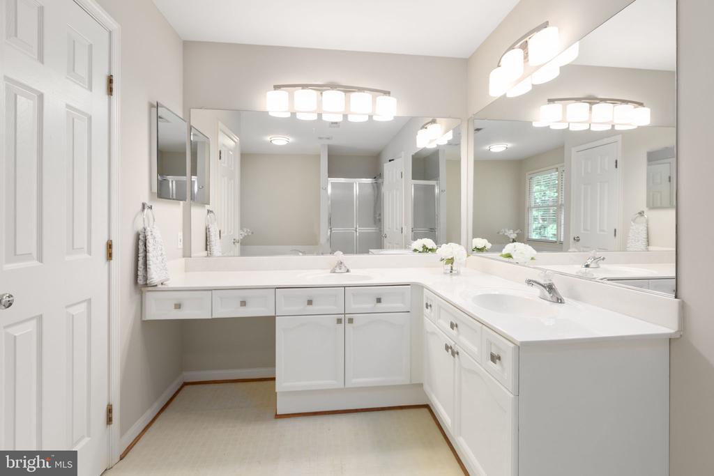 3514 CARLYLE CT, FREDERICKSBURG, Virginia 22408, 5 Bedrooms Bedrooms, ,3 BathroomsBathrooms,Residential,3514 CARLYLE CT,VASP2043482 MLS # VASP2043482