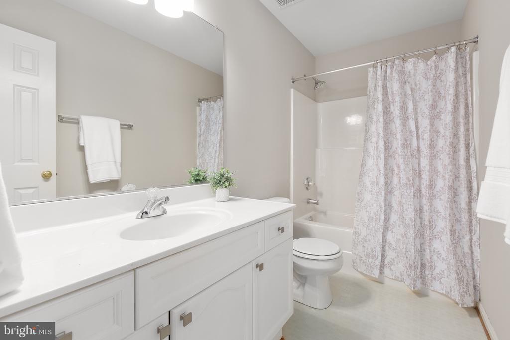 3514 CARLYLE CT, FREDERICKSBURG, Virginia 22408, 5 Bedrooms Bedrooms, ,3 BathroomsBathrooms,Residential,3514 CARLYLE CT,VASP2043482 MLS # VASP2043482