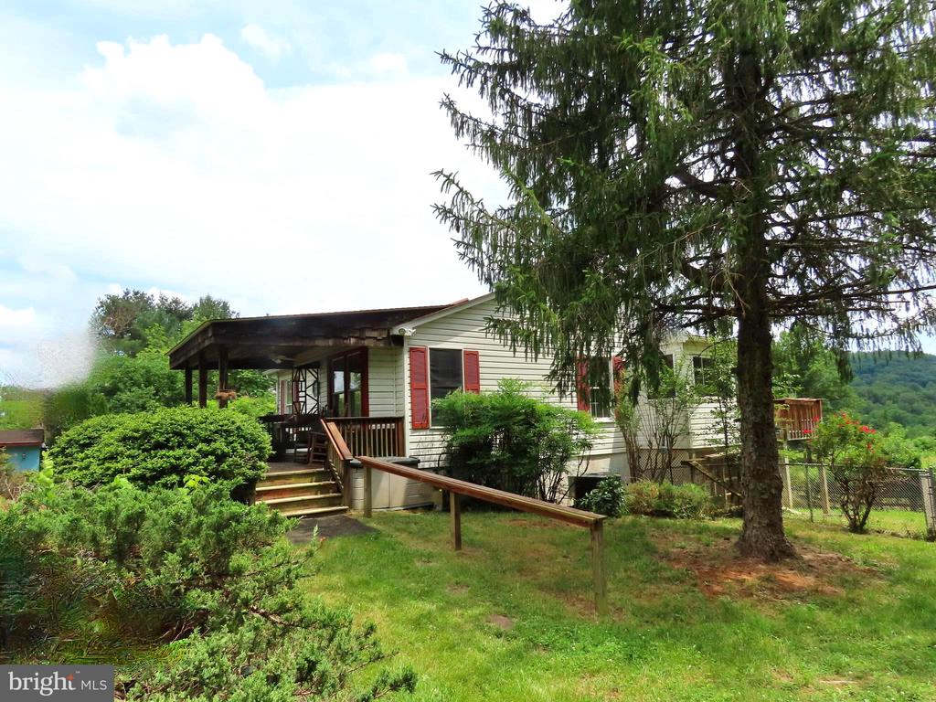 13782 CREST HILL RD, FLINT HILL, Virginia 22637, 1 Bedroom Bedrooms, ,2 BathroomsBathrooms,Residential,13782 CREST HILL RD,VARP2002728 MLS # VARP2002728