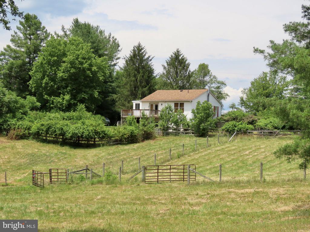 13782 CREST HILL RD, FLINT HILL, Virginia 22637, 1 Bedroom Bedrooms, ,2 BathroomsBathrooms,Residential,13782 CREST HILL RD,VARP2002728 MLS # VARP2002728