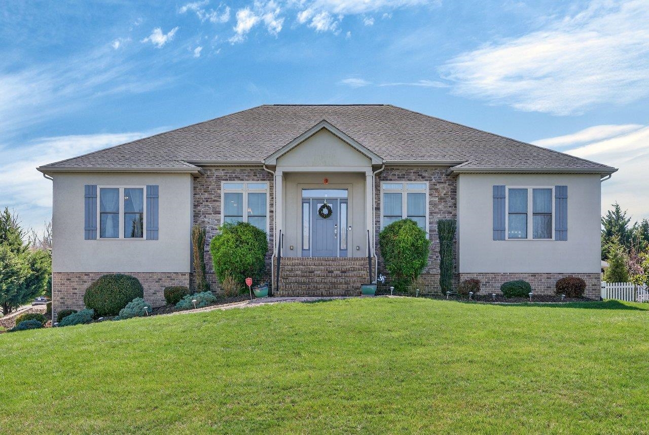 2005 MARIGOLD CIR, ROCKINGHAM, Virginia 22801, 5 Bedrooms Bedrooms, ,4 BathroomsBathrooms,Residential,2005 MARIGOLD CIR,675166 MLS # 675166 2005 MARIGOLD CIR, ROCKINGHAM, Virginia 22801, 5 Bedrooms Bedrooms, ,4 BathroomsBathrooms,Residential,2005 MARIGOLD CIR,675166 MLS # 675166