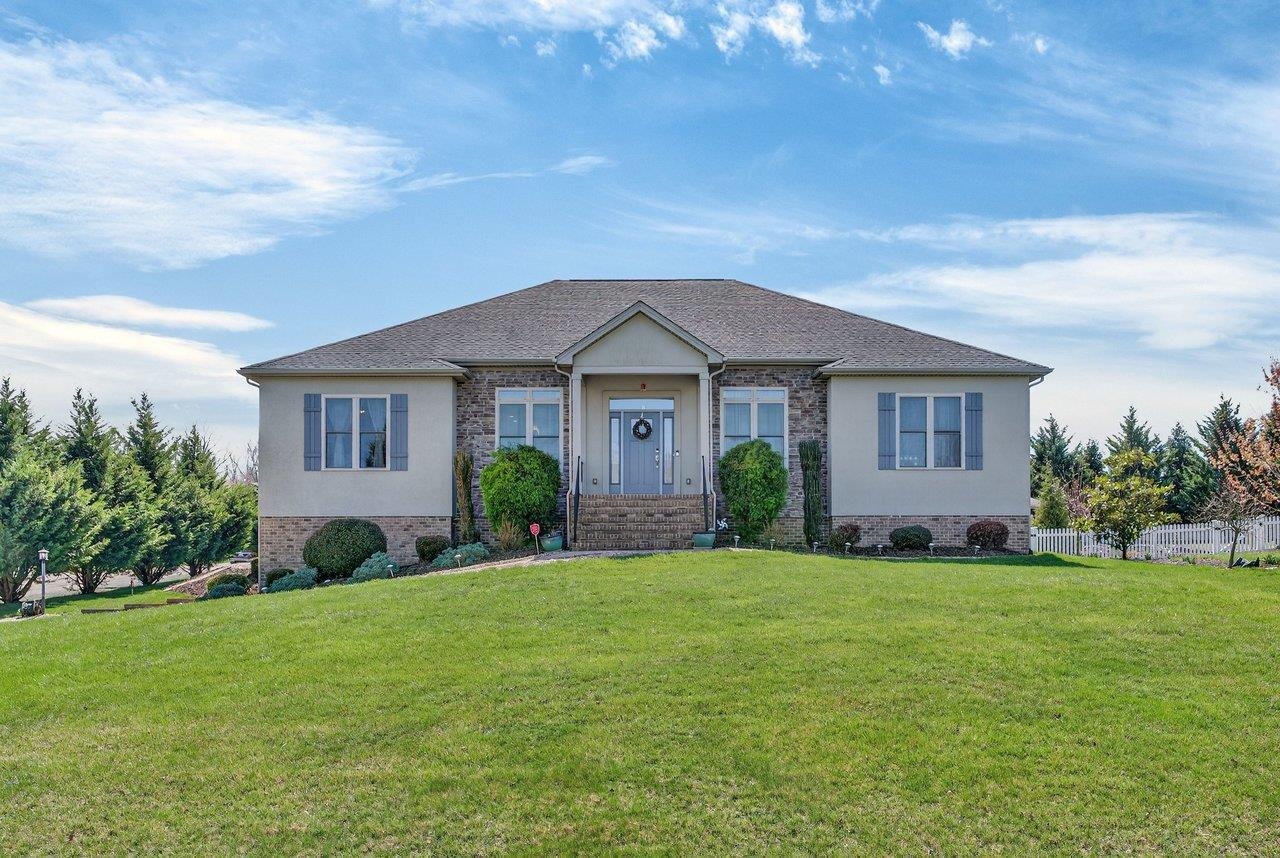2005 MARIGOLD CIR, ROCKINGHAM, Virginia 22801, 5 Bedrooms Bedrooms, ,4 BathroomsBathrooms,Residential,2005 MARIGOLD CIR,675166 MLS # 675166 2005 MARIGOLD CIR, ROCKINGHAM, Virginia 22801, 5 Bedrooms Bedrooms, ,4 BathroomsBathrooms,Residential,2005 MARIGOLD CIR,675166 MLS # 675166