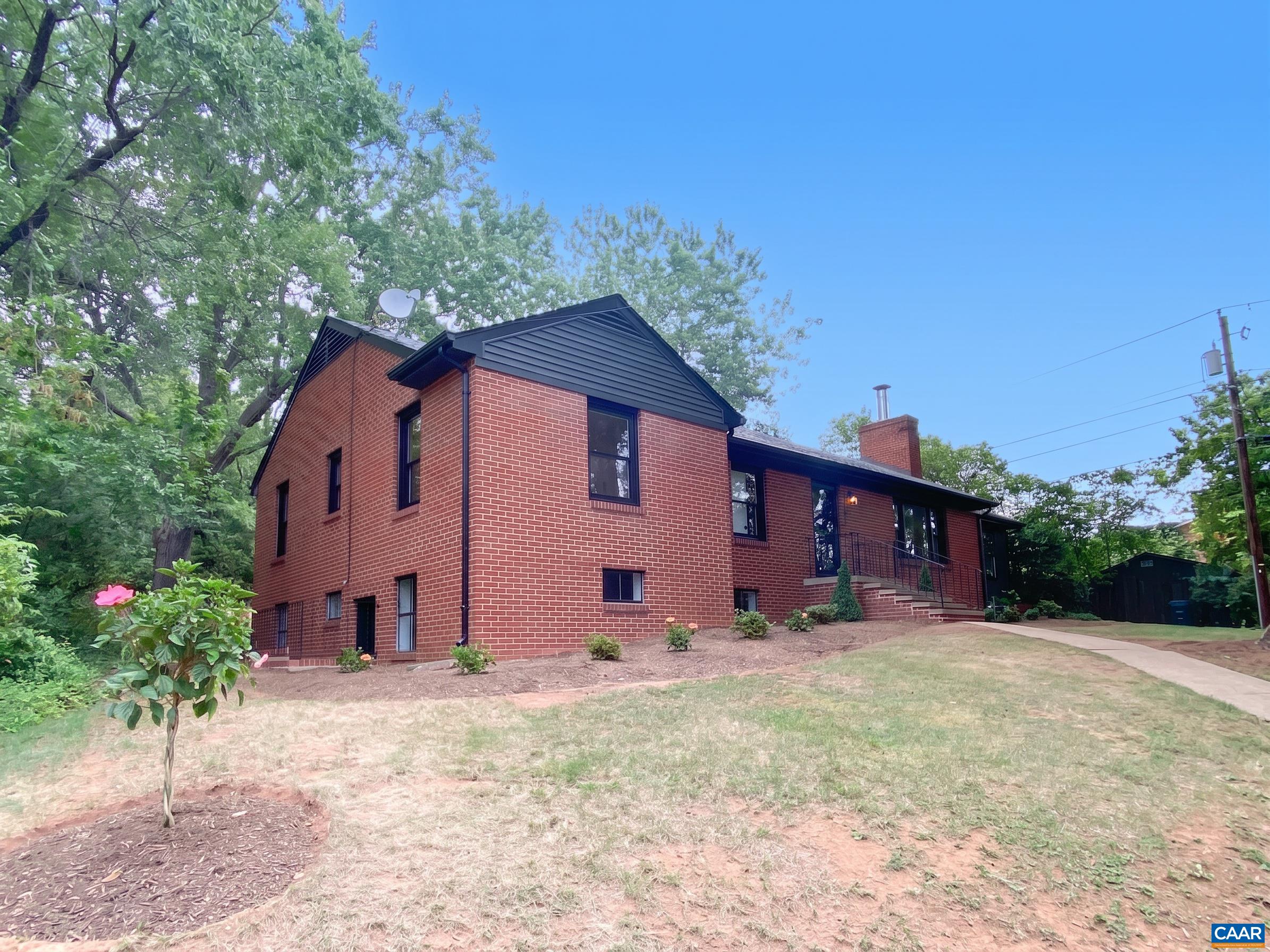 2305 WAYNE AVE, CHARLOTTESVILLE, Virginia 22901, 3 Bedrooms Bedrooms, ,2 BathroomsBathrooms,Residential,NEWLY UPDATED and GORGEOUS!,2305 WAYNE AVE,679334 MLS # 679334 2305 WAYNE AVE, CHARLOTTESVILLE, Virginia 22901, 3 Bedrooms Bedrooms, ,2 BathroomsBathrooms,Residential,NEWLY UPDATED and GORGEOUS!,2305 WAYNE AVE,679334 MLS # 679334