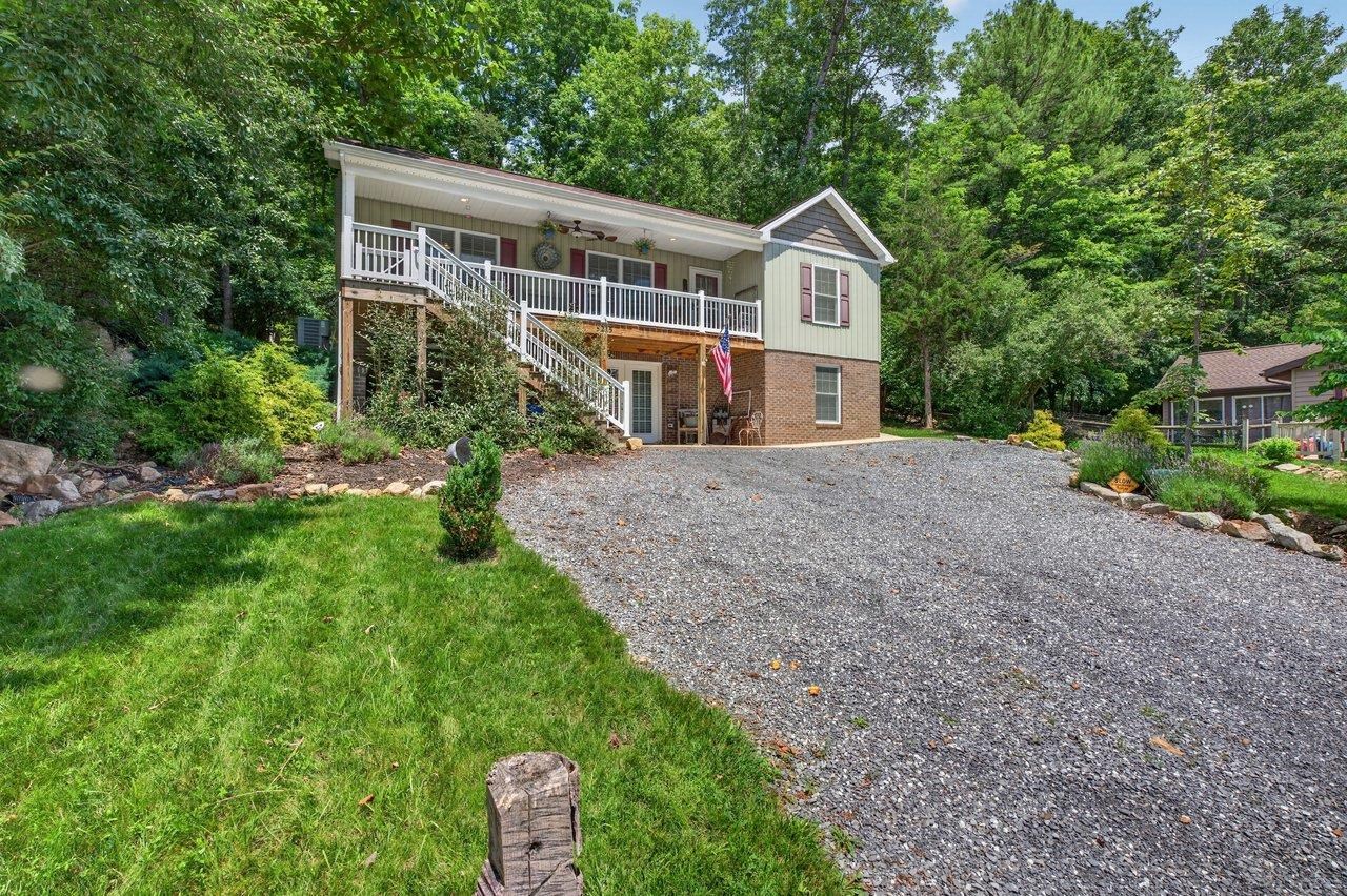 5215 TREVINO DR, MCGAHEYSVILLE, Virginia 22840, 3 Bedrooms Bedrooms, ,2 BathroomsBathrooms,Residential,5215 TREVINO DR,679387 MLS # 679387