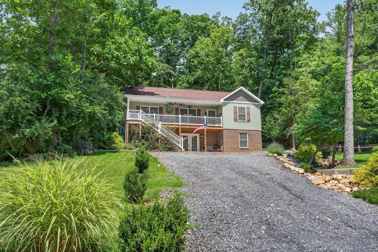 5215 TREVINO DR, MCGAHEYSVILLE, Virginia 22840, 3 Bedrooms Bedrooms, ,2 BathroomsBathrooms,Residential,5215 TREVINO DR,679387 MLS # 679387