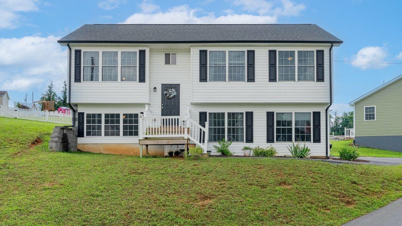 235 LOCUSTDALE LOOP, SHENANDOAH, Virginia 22849, 4 Bedrooms Bedrooms, ,3 BathroomsBathrooms,Residential,235 LOCUSTDALE LOOP,679396 MLS # 679396 235 LOCUSTDALE LOOP, SHENANDOAH, Virginia 22849, 4 Bedrooms Bedrooms, ,3 BathroomsBathrooms,Residential,235 LOCUSTDALE LOOP,679396 MLS # 679396