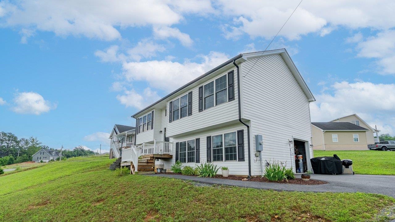 235 LOCUSTDALE LOOP, SHENANDOAH, Virginia 22849, 4 Bedrooms Bedrooms, ,3 BathroomsBathrooms,Residential,235 LOCUSTDALE LOOP,679396 MLS # 679396 235 LOCUSTDALE LOOP, SHENANDOAH, Virginia 22849, 4 Bedrooms Bedrooms, ,3 BathroomsBathrooms,Residential,235 LOCUSTDALE LOOP,679396 MLS # 679396