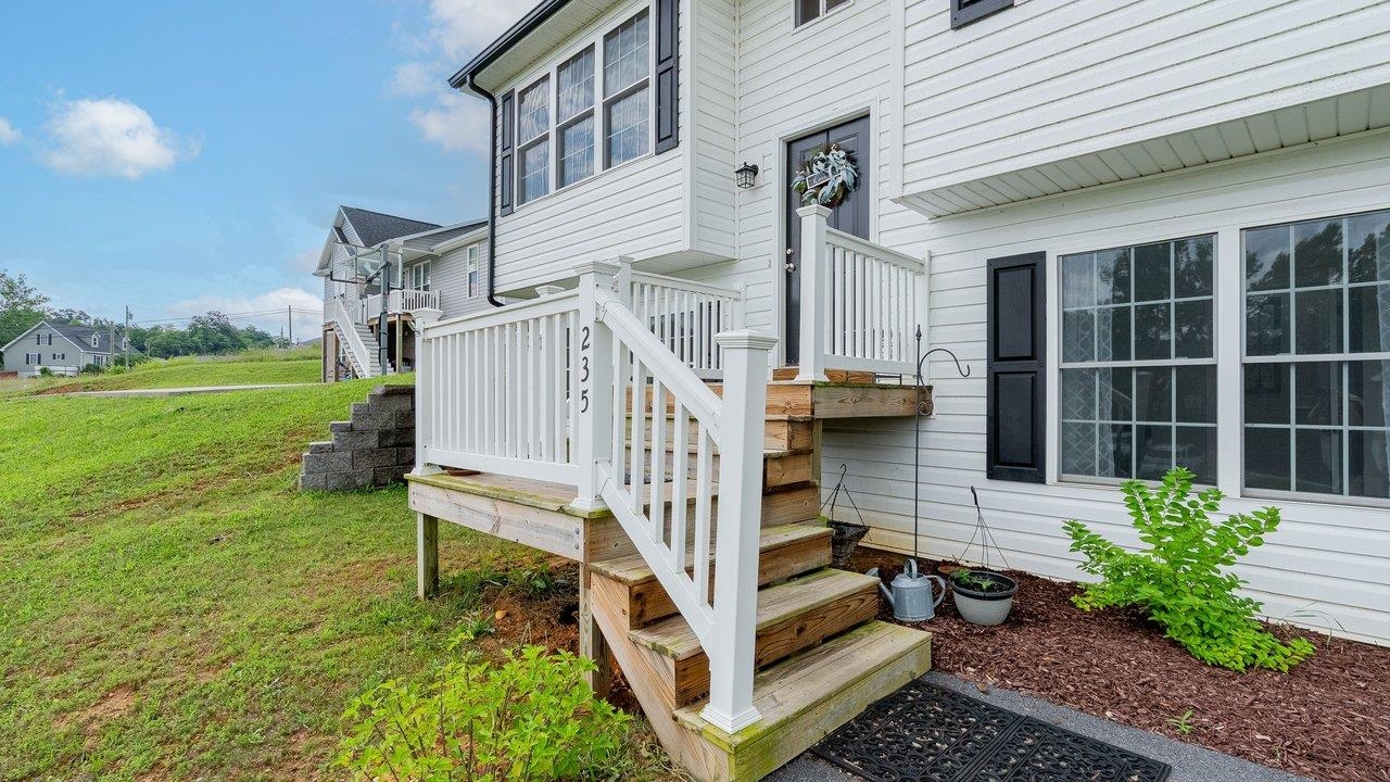235 LOCUSTDALE LOOP, SHENANDOAH, Virginia 22849, 4 Bedrooms Bedrooms, ,3 BathroomsBathrooms,Residential,235 LOCUSTDALE LOOP,679396 MLS # 679396 235 LOCUSTDALE LOOP, SHENANDOAH, Virginia 22849, 4 Bedrooms Bedrooms, ,3 BathroomsBathrooms,Residential,235 LOCUSTDALE LOOP,679396 MLS # 679396