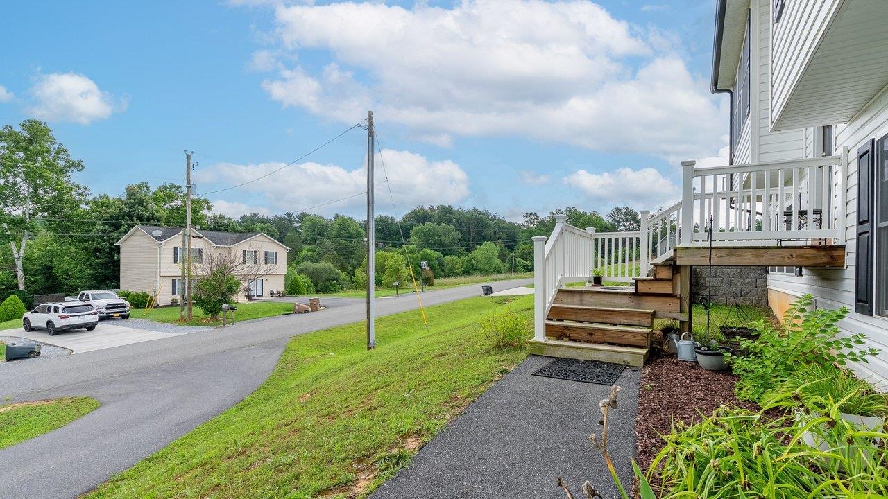 235 LOCUSTDALE LOOP, SHENANDOAH, Virginia 22849, 4 Bedrooms Bedrooms, ,3 BathroomsBathrooms,Residential,235 LOCUSTDALE LOOP,679396 MLS # 679396 235 LOCUSTDALE LOOP, SHENANDOAH, Virginia 22849, 4 Bedrooms Bedrooms, ,3 BathroomsBathrooms,Residential,235 LOCUSTDALE LOOP,679396 MLS # 679396