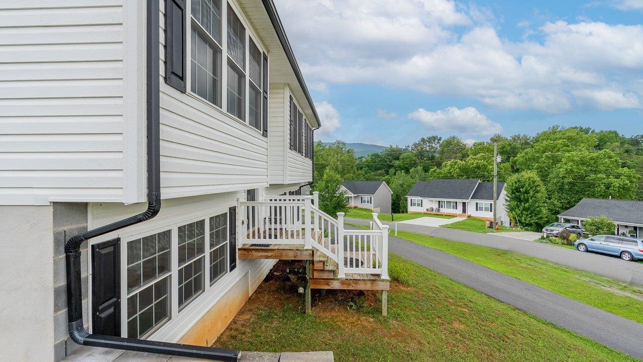 235 LOCUSTDALE LOOP, SHENANDOAH, Virginia 22849, 4 Bedrooms Bedrooms, ,3 BathroomsBathrooms,Residential,235 LOCUSTDALE LOOP,679396 MLS # 679396 235 LOCUSTDALE LOOP, SHENANDOAH, Virginia 22849, 4 Bedrooms Bedrooms, ,3 BathroomsBathrooms,Residential,235 LOCUSTDALE LOOP,679396 MLS # 679396
