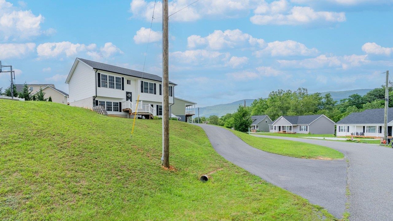 235 LOCUSTDALE LOOP, SHENANDOAH, Virginia 22849, 4 Bedrooms Bedrooms, ,3 BathroomsBathrooms,Residential,235 LOCUSTDALE LOOP,679396 MLS # 679396 235 LOCUSTDALE LOOP, SHENANDOAH, Virginia 22849, 4 Bedrooms Bedrooms, ,3 BathroomsBathrooms,Residential,235 LOCUSTDALE LOOP,679396 MLS # 679396