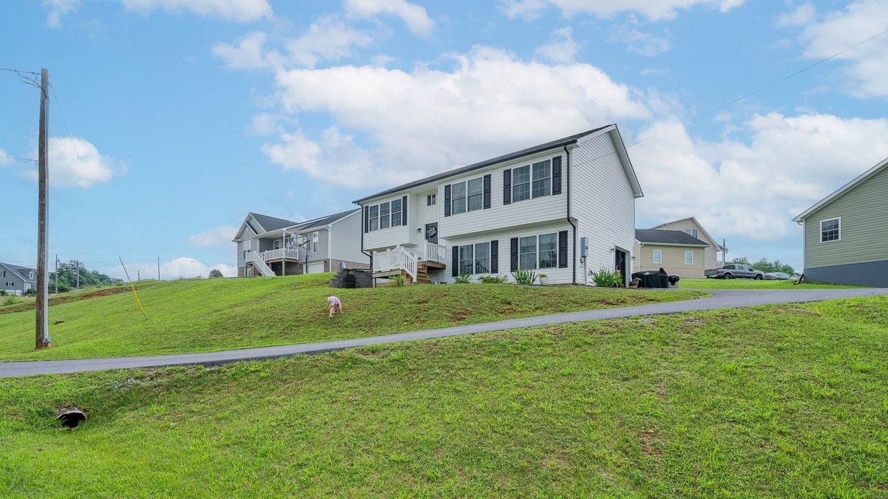 235 LOCUSTDALE LOOP, SHENANDOAH, Virginia 22849, 4 Bedrooms Bedrooms, ,3 BathroomsBathrooms,Residential,235 LOCUSTDALE LOOP,679396 MLS # 679396 235 LOCUSTDALE LOOP, SHENANDOAH, Virginia 22849, 4 Bedrooms Bedrooms, ,3 BathroomsBathrooms,Residential,235 LOCUSTDALE LOOP,679396 MLS # 679396
