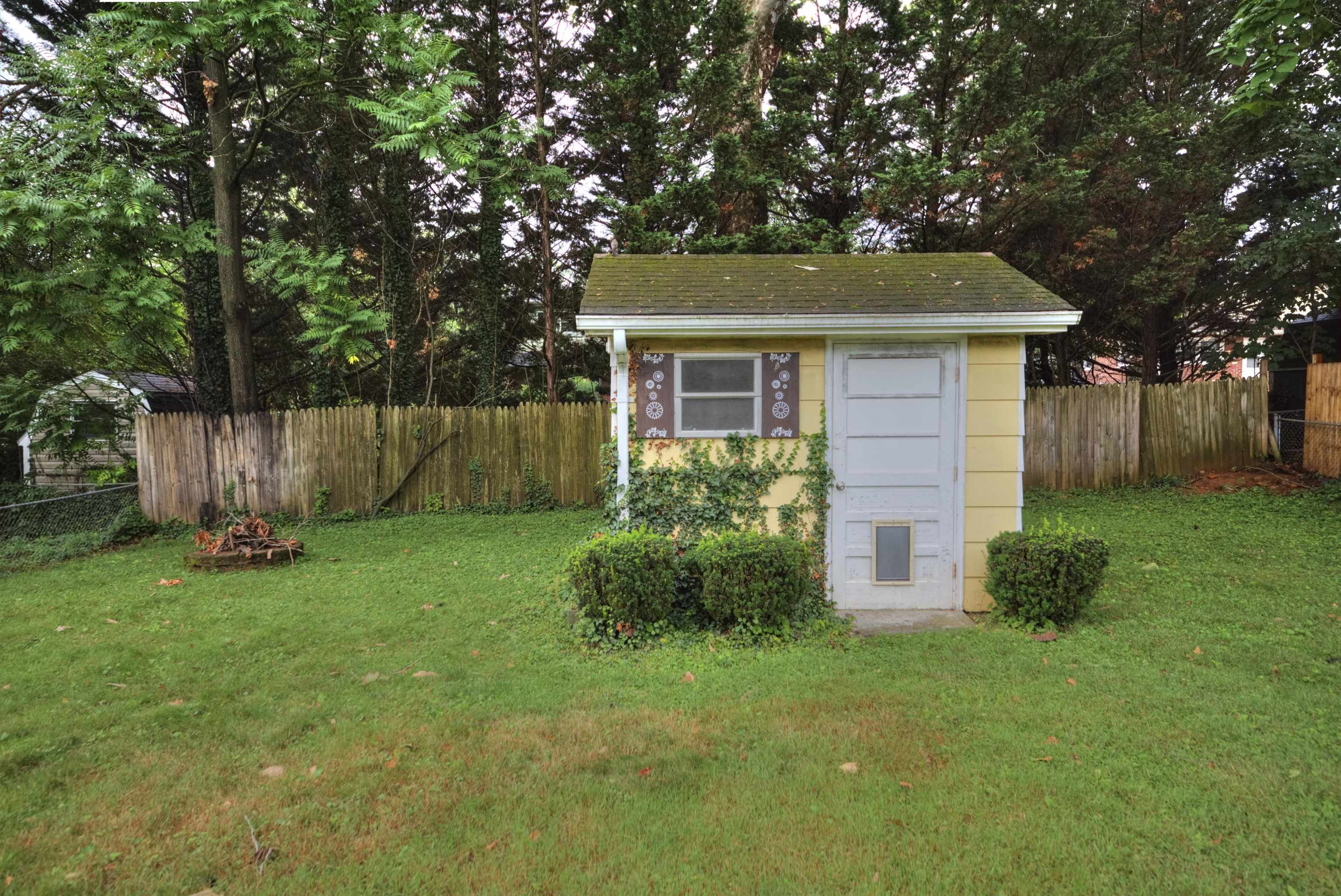 918 JEFFERSON AVE, WAYNESBORO, Virginia 22980, 3 Bedrooms Bedrooms, ,2 BathroomsBathrooms,Residential,918 JEFFERSON AVE,679414 MLS # 679414 918 JEFFERSON AVE, WAYNESBORO, Virginia 22980, 3 Bedrooms Bedrooms, ,2 BathroomsBathrooms,Residential,918 JEFFERSON AVE,679414 MLS # 679414