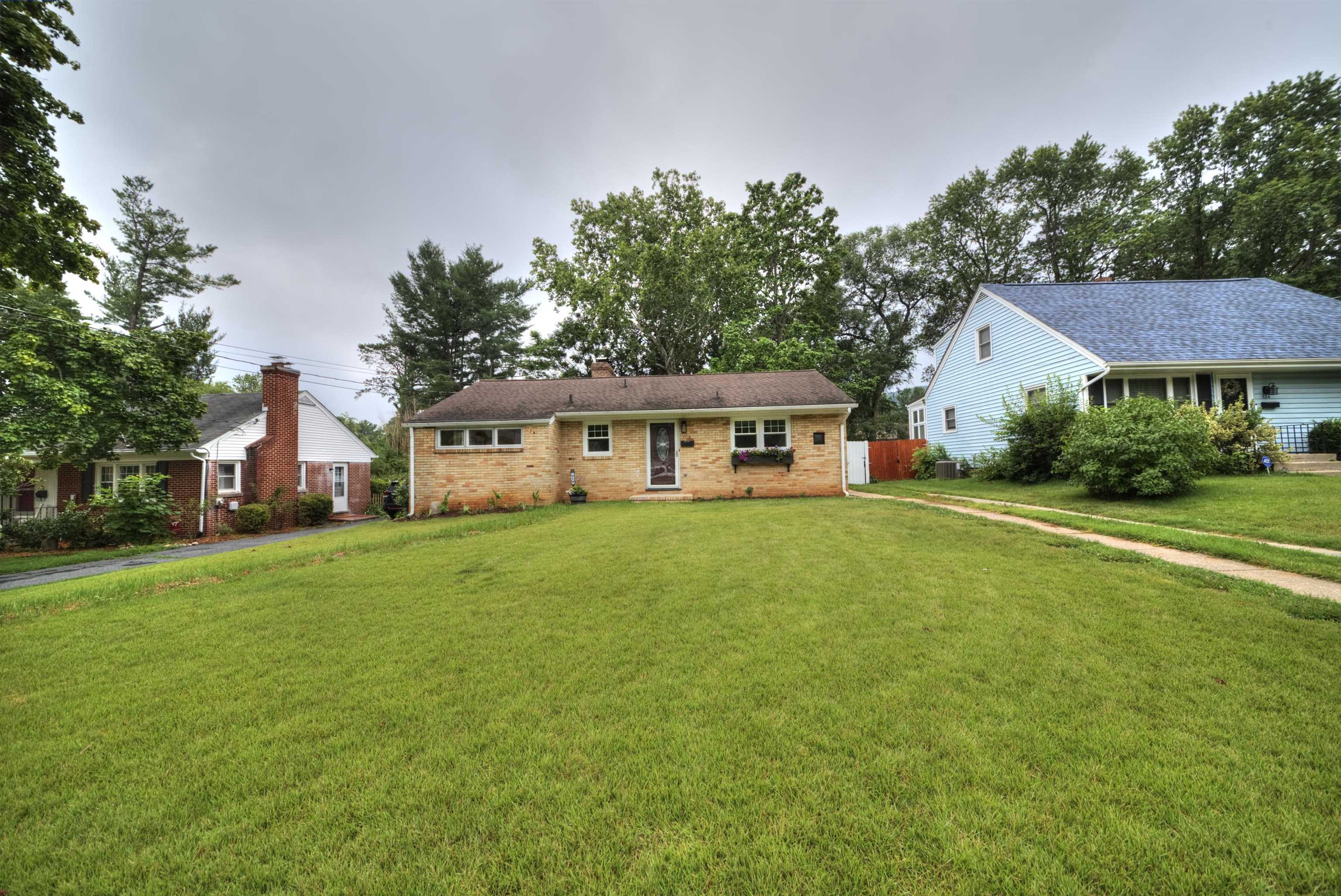 918 JEFFERSON AVE, WAYNESBORO, Virginia 22980, 3 Bedrooms Bedrooms, ,2 BathroomsBathrooms,Residential,918 JEFFERSON AVE,679414 MLS # 679414 918 JEFFERSON AVE, WAYNESBORO, Virginia 22980, 3 Bedrooms Bedrooms, ,2 BathroomsBathrooms,Residential,918 JEFFERSON AVE,679414 MLS # 679414