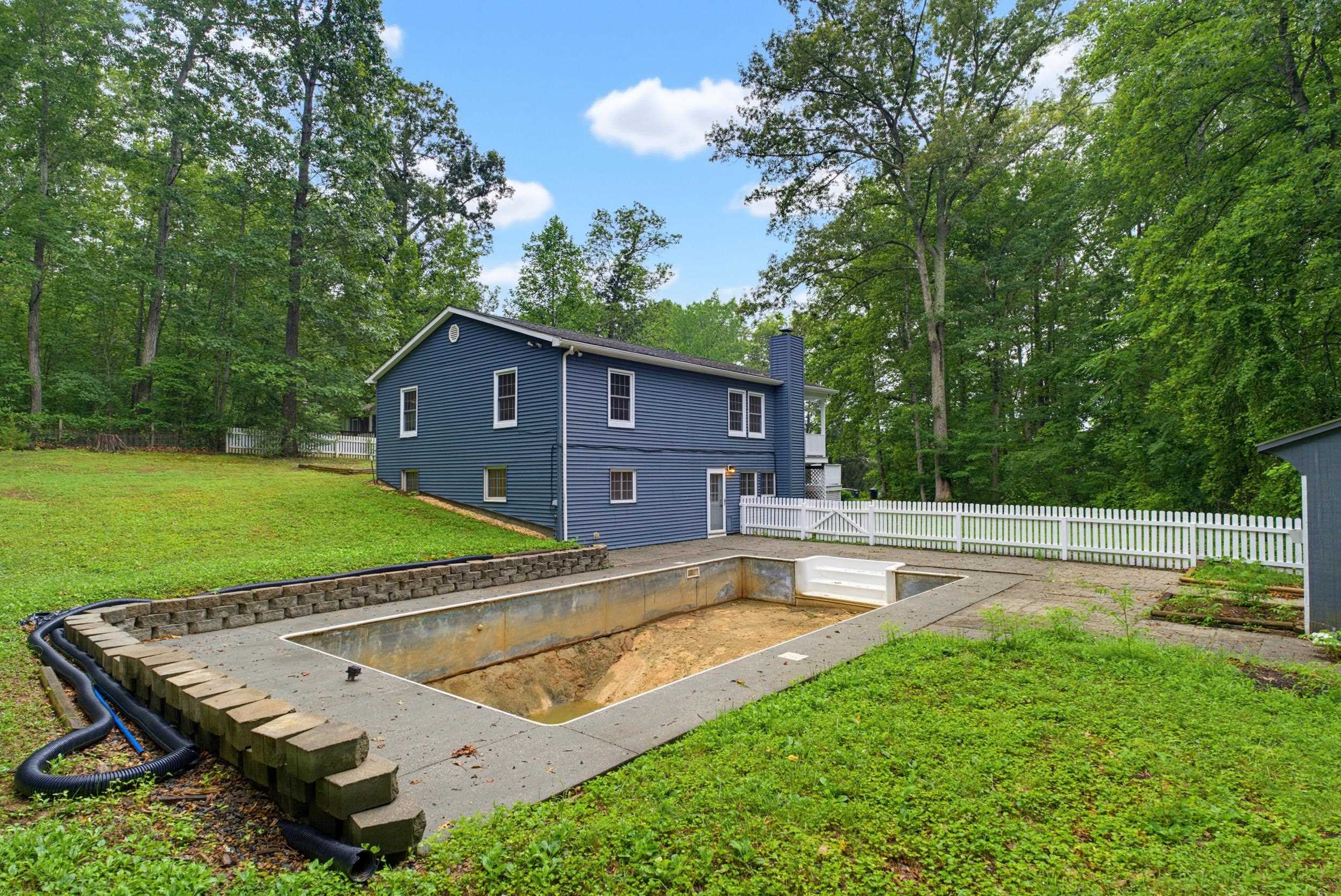 58 SUNSET CIR, STANARDSVILLE, Virginia 22973, 4 Bedrooms Bedrooms, ,2 BathroomsBathrooms,Residential,58 SUNSET CIR,679418 MLS # 679418 58 SUNSET CIR, STANARDSVILLE, Virginia 22973, 4 Bedrooms Bedrooms, ,2 BathroomsBathrooms,Residential,58 SUNSET CIR,679418 MLS # 679418