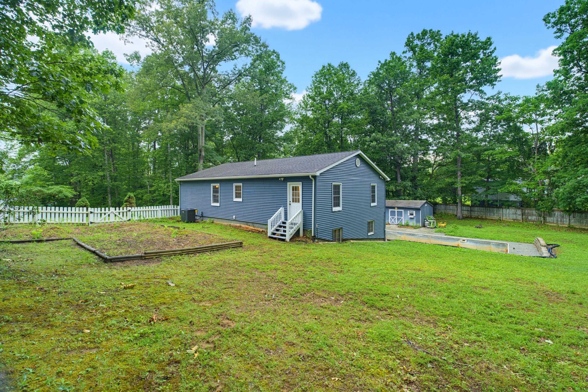 58 SUNSET CIR, STANARDSVILLE, Virginia 22973, 4 Bedrooms Bedrooms, ,2 BathroomsBathrooms,Residential,58 SUNSET CIR,679418 MLS # 679418 58 SUNSET CIR, STANARDSVILLE, Virginia 22973, 4 Bedrooms Bedrooms, ,2 BathroomsBathrooms,Residential,58 SUNSET CIR,679418 MLS # 679418