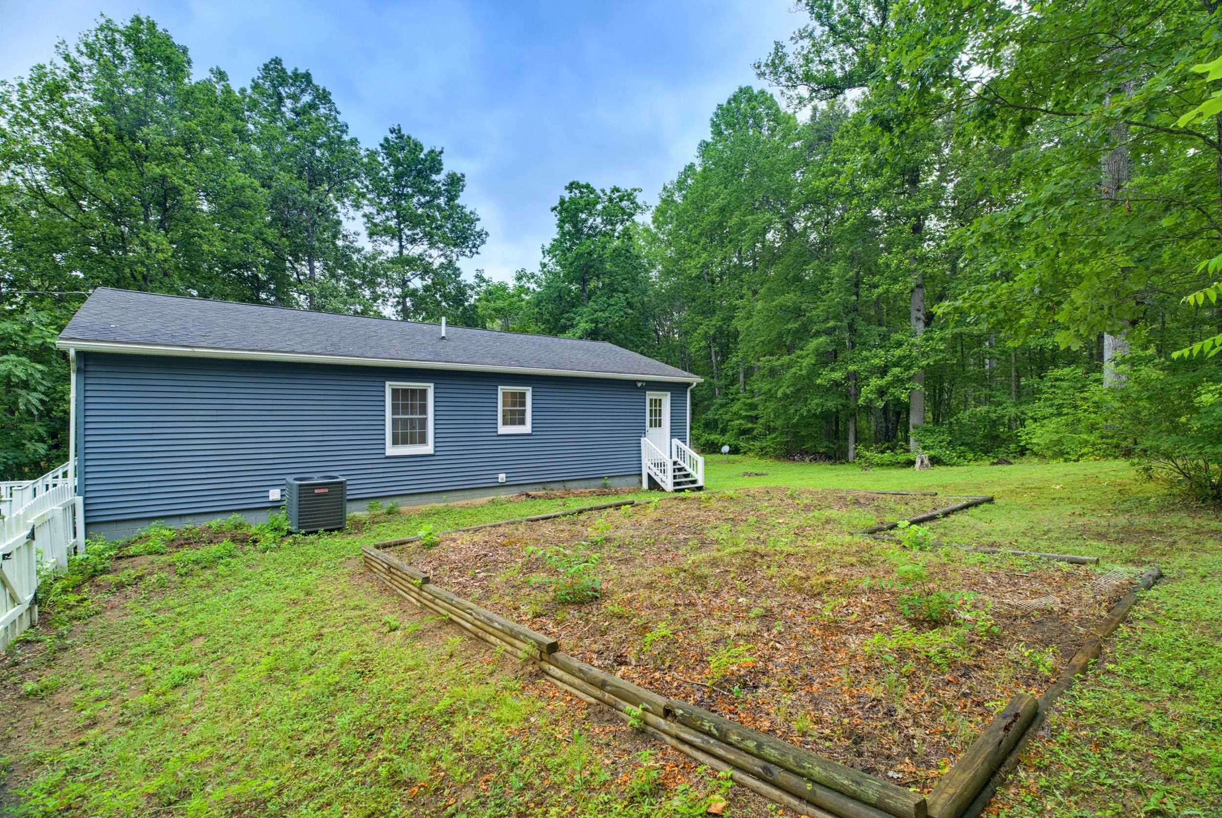 58 SUNSET CIR, STANARDSVILLE, Virginia 22973, 4 Bedrooms Bedrooms, ,2 BathroomsBathrooms,Residential,58 SUNSET CIR,679418 MLS # 679418 58 SUNSET CIR, STANARDSVILLE, Virginia 22973, 4 Bedrooms Bedrooms, ,2 BathroomsBathrooms,Residential,58 SUNSET CIR,679418 MLS # 679418