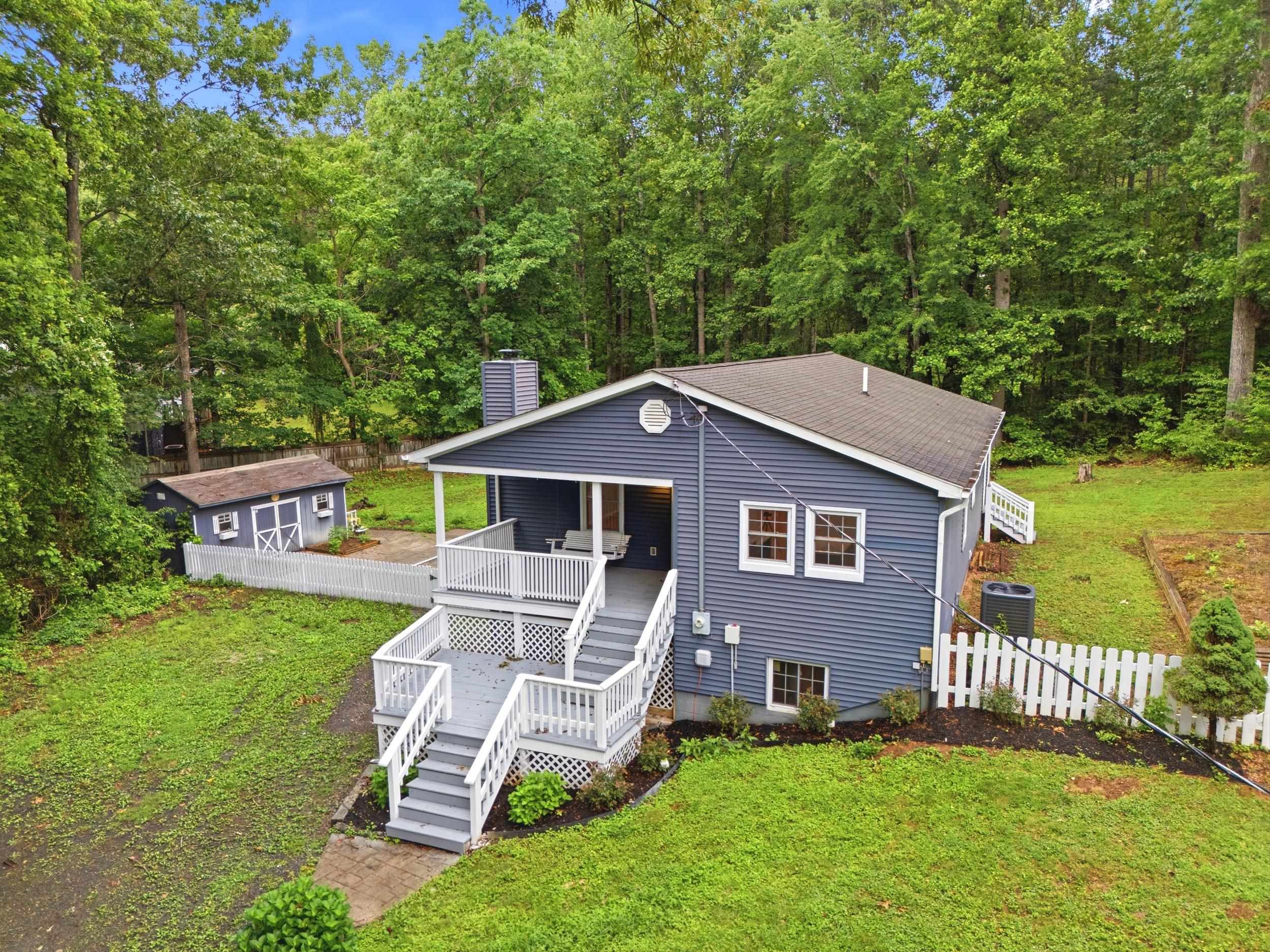 58 SUNSET CIR, STANARDSVILLE, Virginia 22973, 4 Bedrooms Bedrooms, ,2 BathroomsBathrooms,Residential,58 SUNSET CIR,679418 MLS # 679418 58 SUNSET CIR, STANARDSVILLE, Virginia 22973, 4 Bedrooms Bedrooms, ,2 BathroomsBathrooms,Residential,58 SUNSET CIR,679418 MLS # 679418