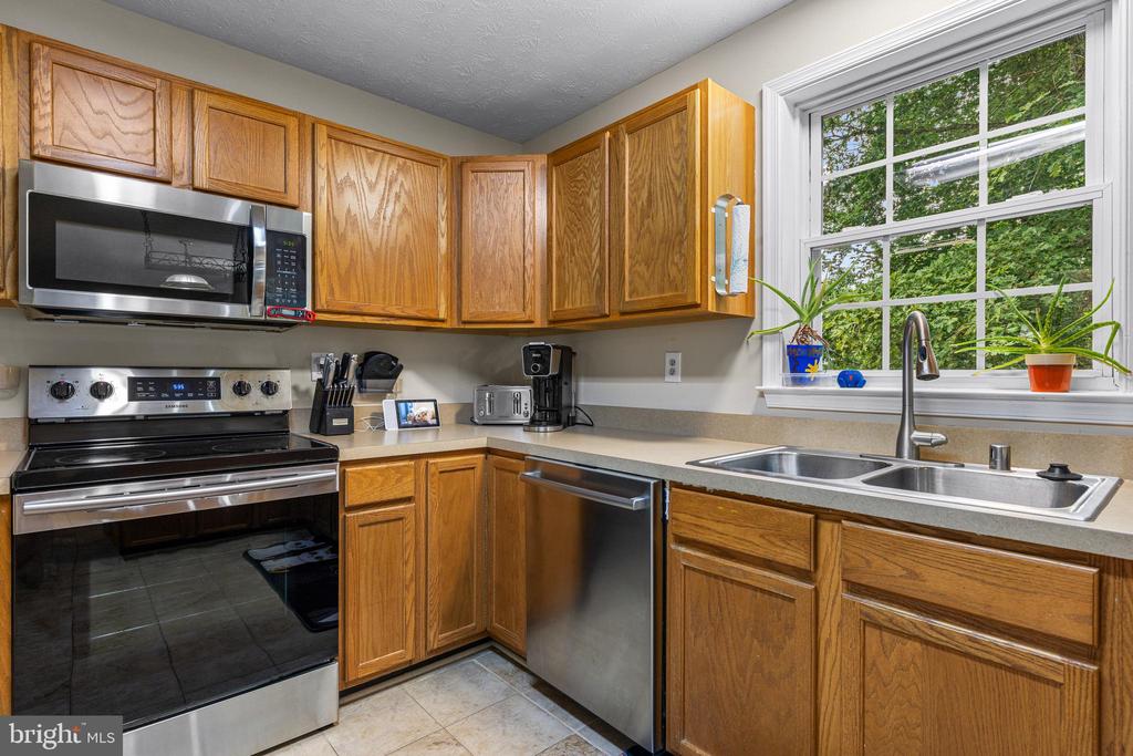 10112 BALLSTON RD, FREDERICKSBURG, Virginia 22408, 3 Bedrooms Bedrooms, ,2 BathroomsBathrooms,Residential,RUFFIN'S POND,10112 BALLSTON RD,VASP2043330 MLS # VASP2043330