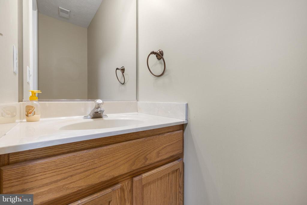 10112 BALLSTON RD, FREDERICKSBURG, Virginia 22408, 3 Bedrooms Bedrooms, ,2 BathroomsBathrooms,Residential,RUFFIN'S POND,10112 BALLSTON RD,VASP2043330 MLS # VASP2043330