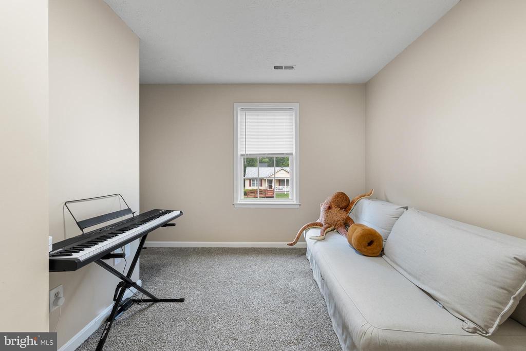 10112 BALLSTON RD, FREDERICKSBURG, Virginia 22408, 3 Bedrooms Bedrooms, ,2 BathroomsBathrooms,Residential,RUFFIN'S POND,10112 BALLSTON RD,VASP2043330 MLS # VASP2043330