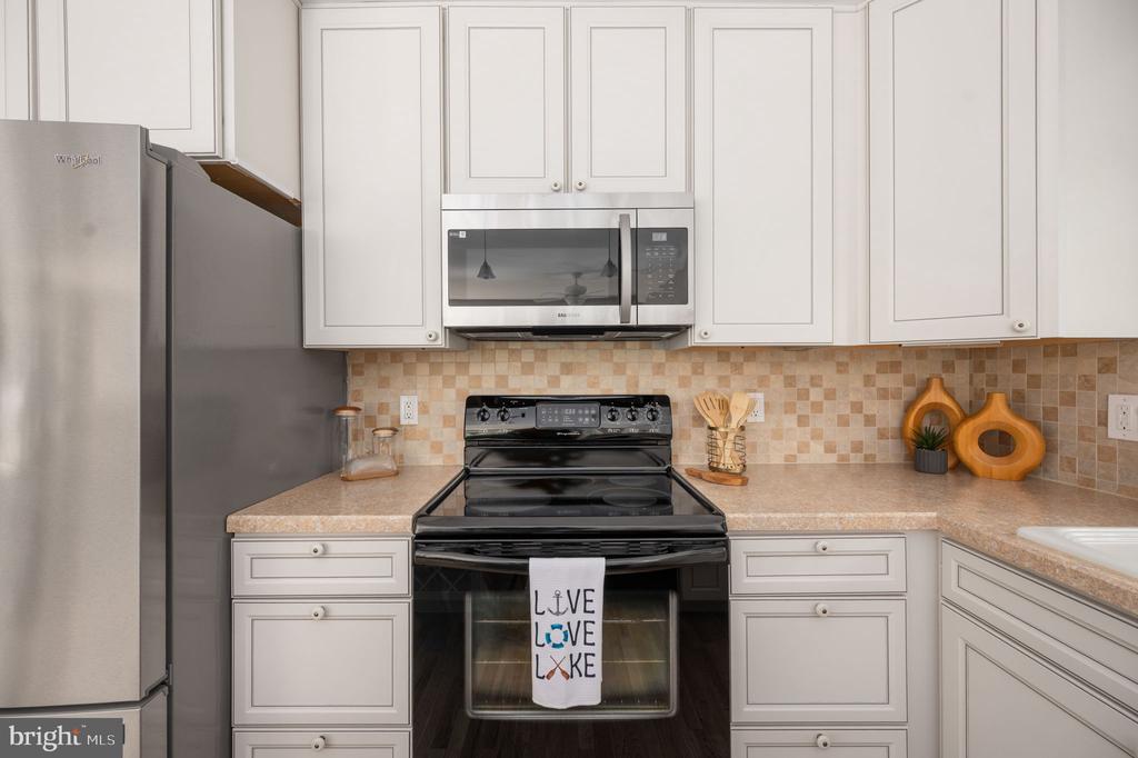 103 HILLSIDE DR, LOCUST GROVE, Virginia 22508, 4 Bedrooms Bedrooms, ,3 BathroomsBathrooms,Residential,103 HILLSIDE DR,VAOR2014692 MLS # VAOR2014692 103 HILLSIDE DR, LOCUST GROVE, Virginia 22508, 4 Bedrooms Bedrooms, ,3 BathroomsBathrooms,Residential,103 HILLSIDE DR,VAOR2014692 MLS # VAOR2014692