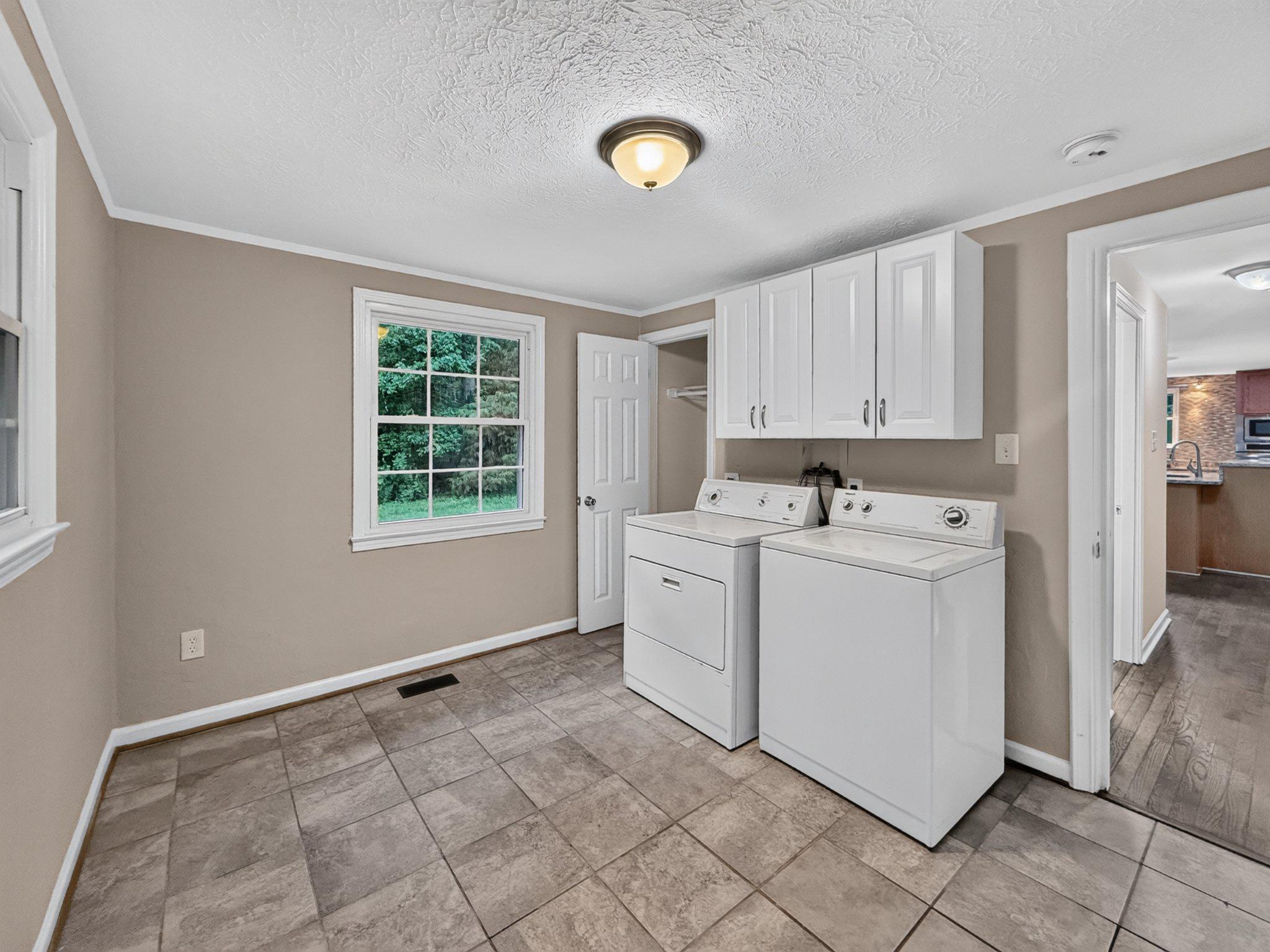 6117 TOWLES MILL RD, SPOTSYLVANIA, Virginia 22551, 6 Bedrooms Bedrooms, ,3 BathroomsBathrooms,Residential,6117 TOWLES MILL RD,VASP2043644 MLS # VASP2043644