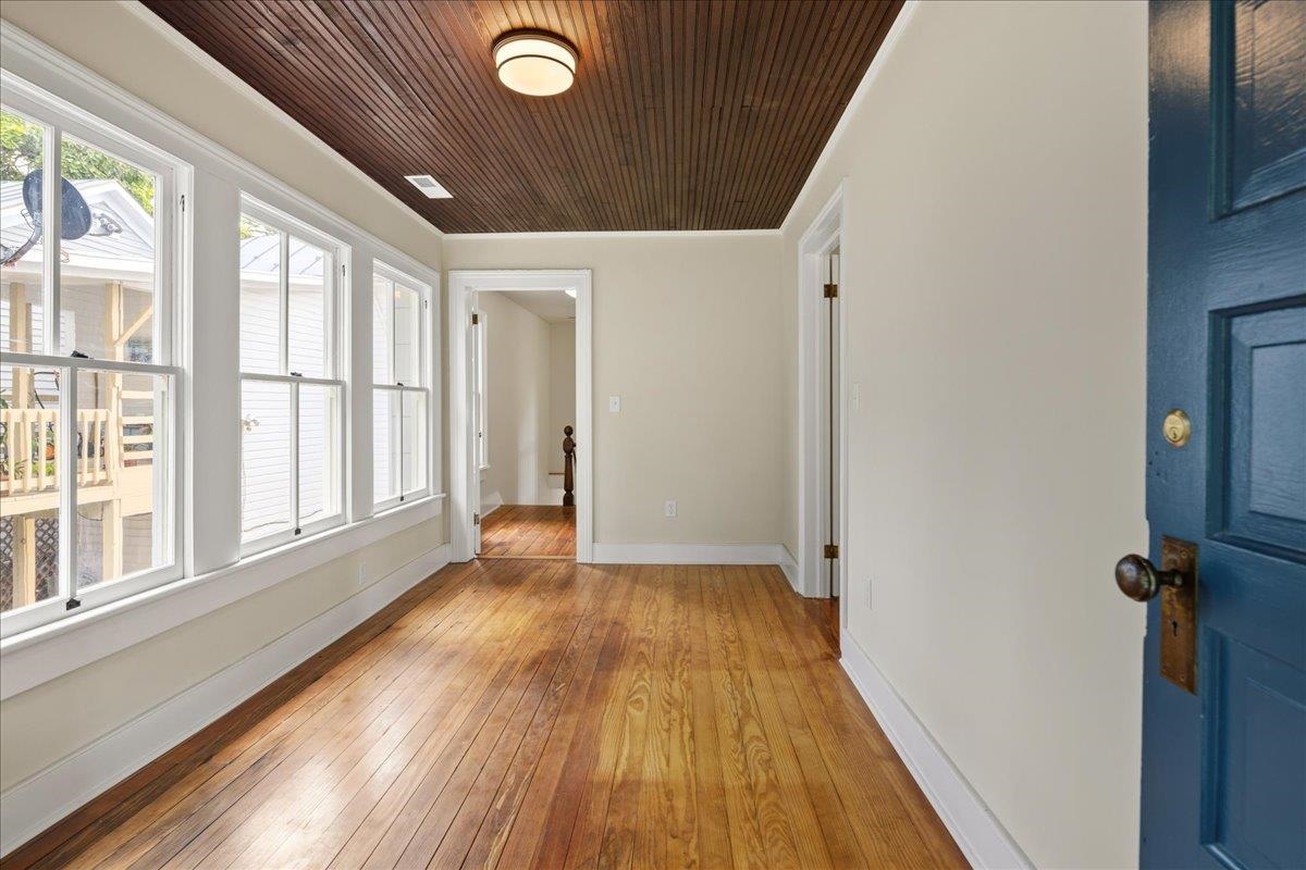 939 & 941 W BEVERLEY ST, STAUNTON, Virginia 24401, 3 Bedrooms Bedrooms, ,2 BathroomsBathrooms,Residential,939 & 941 W BEVERLEY ST,679174 MLS # 679174