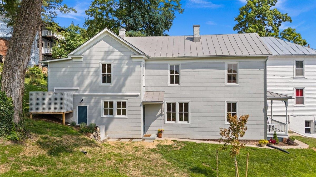 939 & 941 W BEVERLEY ST, STAUNTON, Virginia 24401, 3 Bedrooms Bedrooms, ,2 BathroomsBathrooms,Residential,939 & 941 W BEVERLEY ST,679174 MLS # 679174