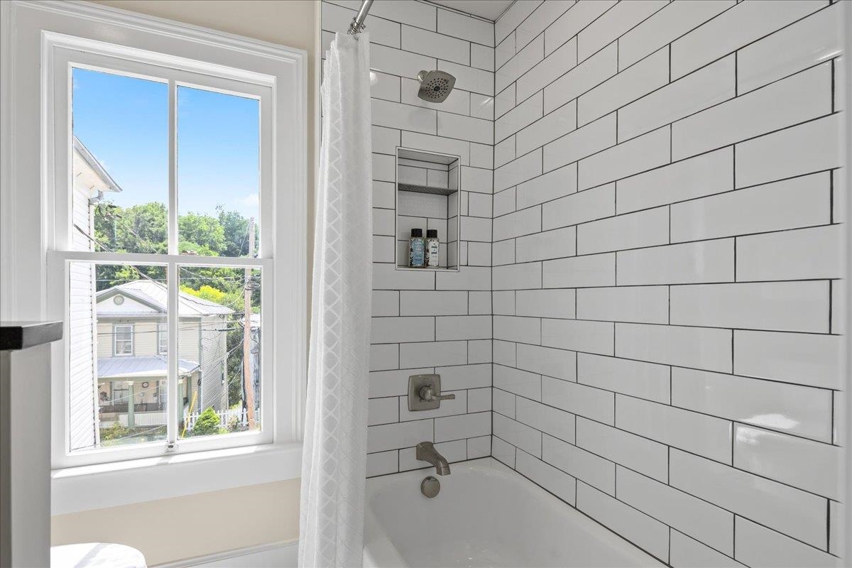 939 & 941 W BEVERLEY ST, STAUNTON, Virginia 24401, 3 Bedrooms Bedrooms, ,2 BathroomsBathrooms,Residential,939 & 941 W BEVERLEY ST,679174 MLS # 679174