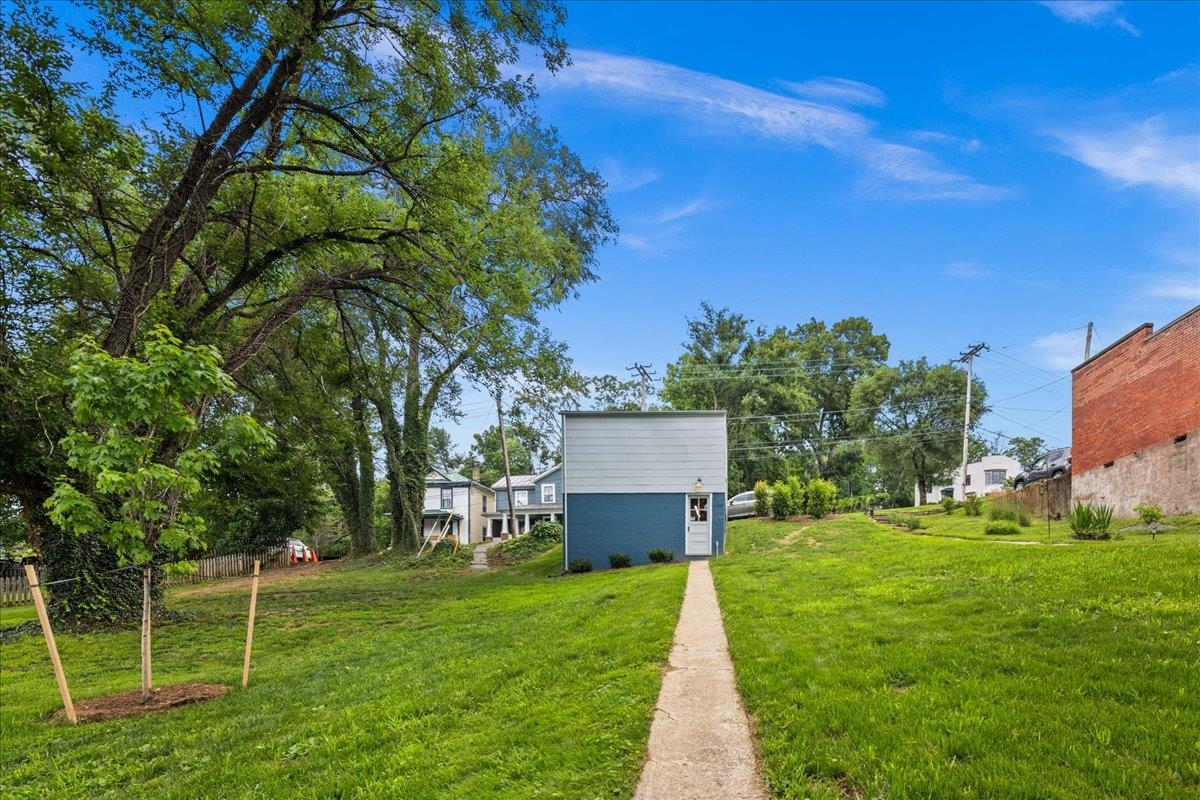 939 & 941 W BEVERLEY ST, STAUNTON, Virginia 24401, 3 Bedrooms Bedrooms, ,2 BathroomsBathrooms,Residential,939 & 941 W BEVERLEY ST,679174 MLS # 679174
