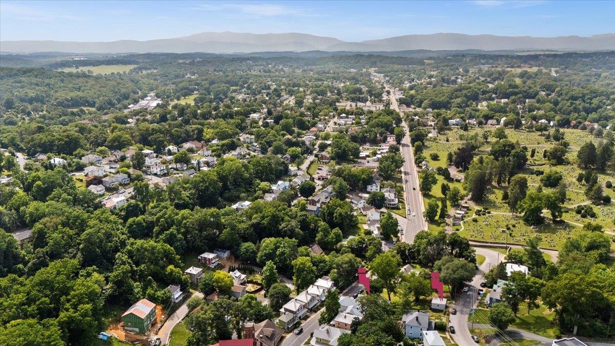 939 & 941 W BEVERLEY ST, STAUNTON, Virginia 24401, 3 Bedrooms Bedrooms, ,2 BathroomsBathrooms,Residential,939 & 941 W BEVERLEY ST,679174 MLS # 679174