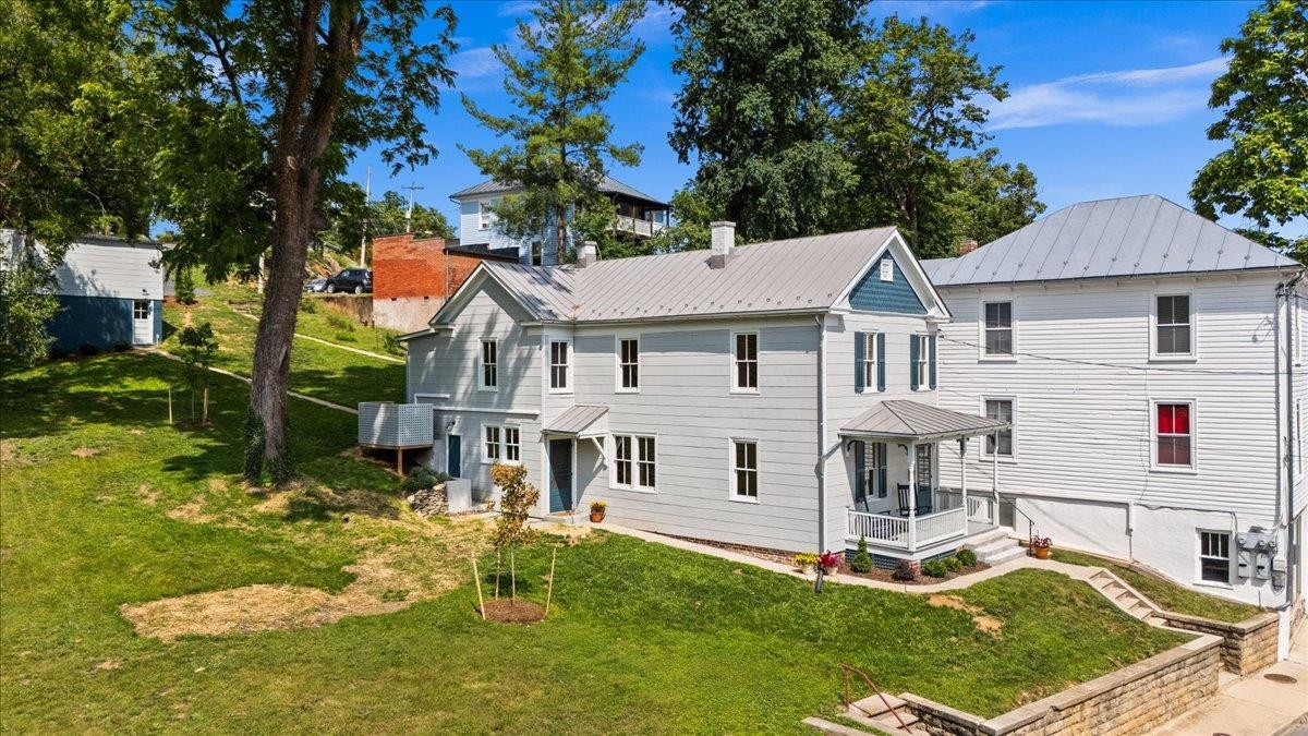 939 & 941 W BEVERLEY ST, STAUNTON, Virginia 24401, 3 Bedrooms Bedrooms, ,2 BathroomsBathrooms,Residential,939 & 941 W BEVERLEY ST,679174 MLS # 679174