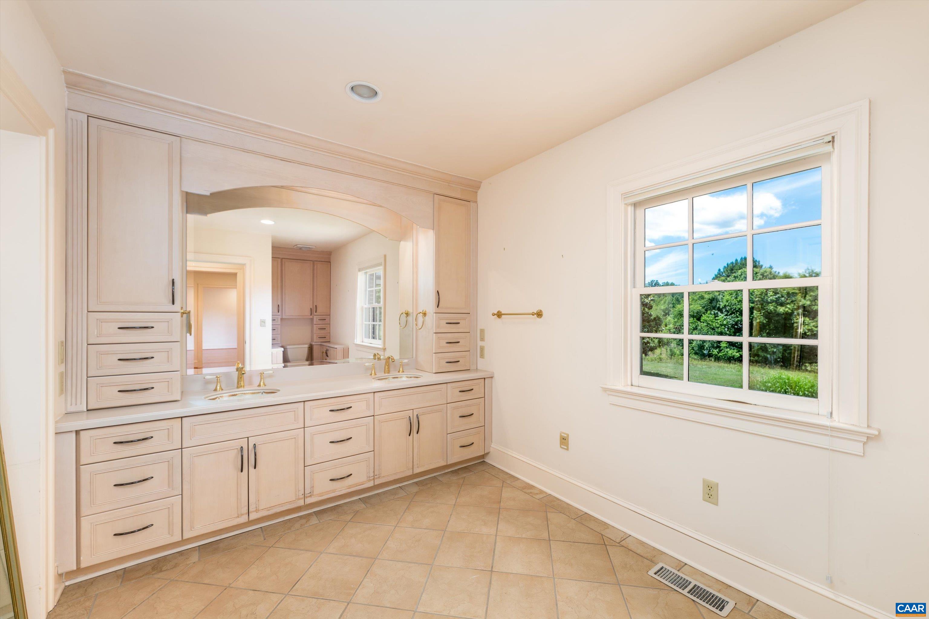 546 THREE POND LN, EARLYSVILLE, Virginia 22936, 5 Bedrooms Bedrooms, ,4 BathroomsBathrooms,Residential,546 THREE POND LN,679425 MLS # 679425