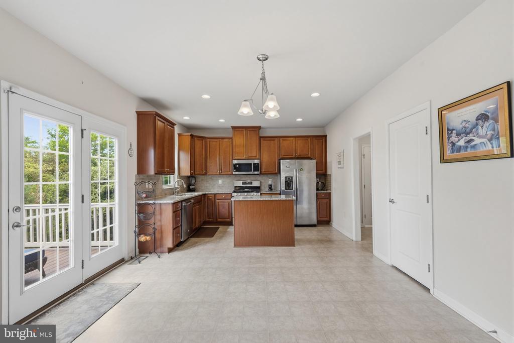 1623 FOWLER RIDGE CT, CHARLOTTESVILLE, Virginia 22901, 4 Bedrooms Bedrooms, ,3 BathroomsBathrooms,Residential,1623 FOWLER RIDGE CT,VAAB2001264 MLS # VAAB2001264