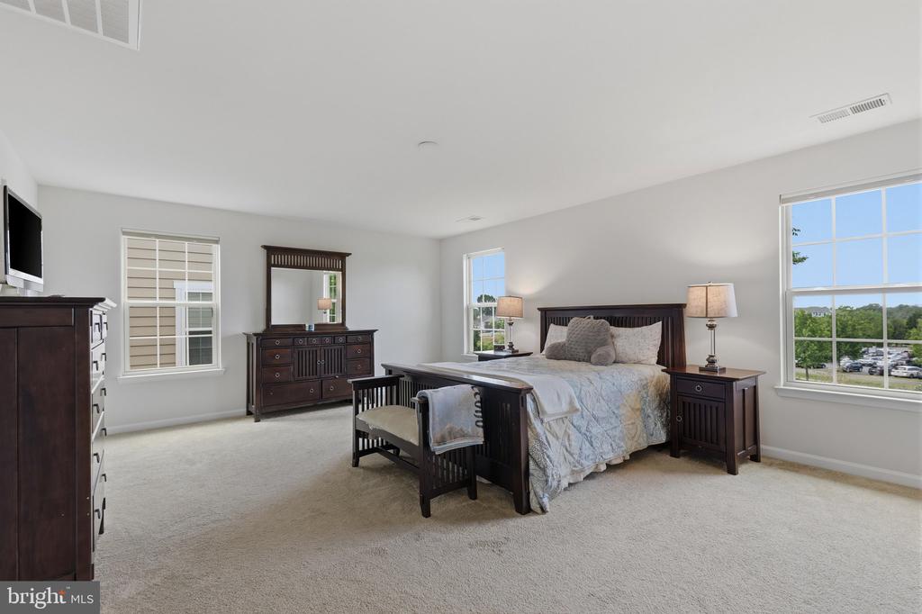 1623 FOWLER RIDGE CT, CHARLOTTESVILLE, Virginia 22901, 4 Bedrooms Bedrooms, ,3 BathroomsBathrooms,Residential,1623 FOWLER RIDGE CT,VAAB2001264 MLS # VAAB2001264