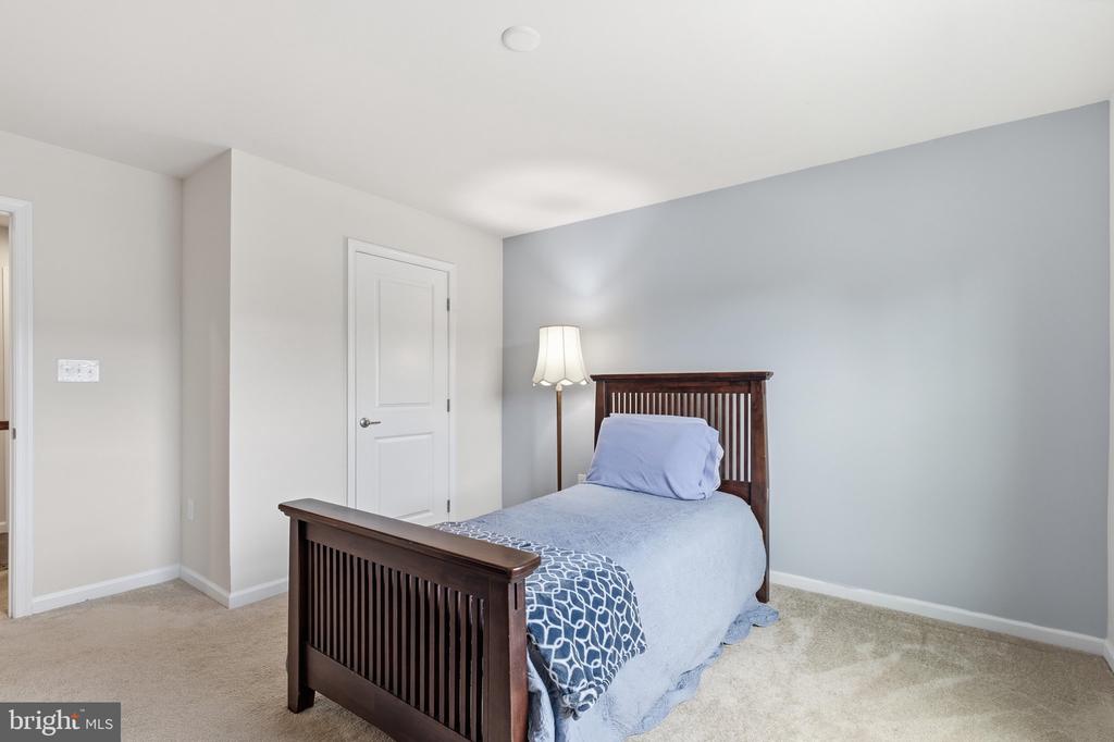 1623 FOWLER RIDGE CT, CHARLOTTESVILLE, Virginia 22901, 4 Bedrooms Bedrooms, ,3 BathroomsBathrooms,Residential,1623 FOWLER RIDGE CT,VAAB2001264 MLS # VAAB2001264