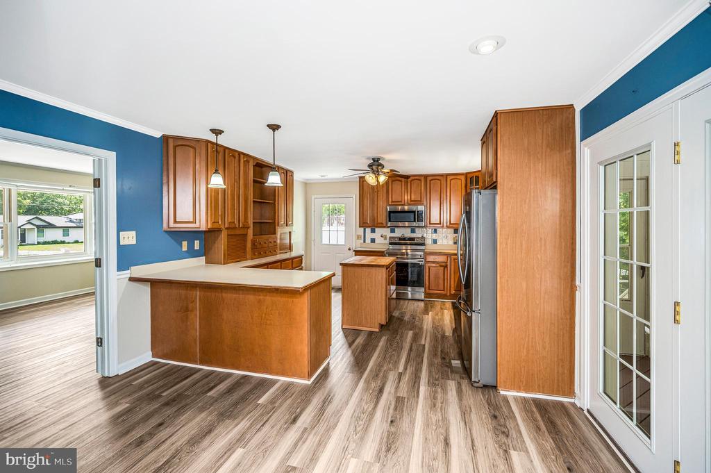 6823 MASSAPONAX CHURCH RD, SPOTSYLVANIA, Virginia 22551, 5 Bedrooms Bedrooms, ,3 BathroomsBathrooms,Residential,6823 MASSAPONAX CHURCH RD,VASP2043780 MLS # VASP2043780