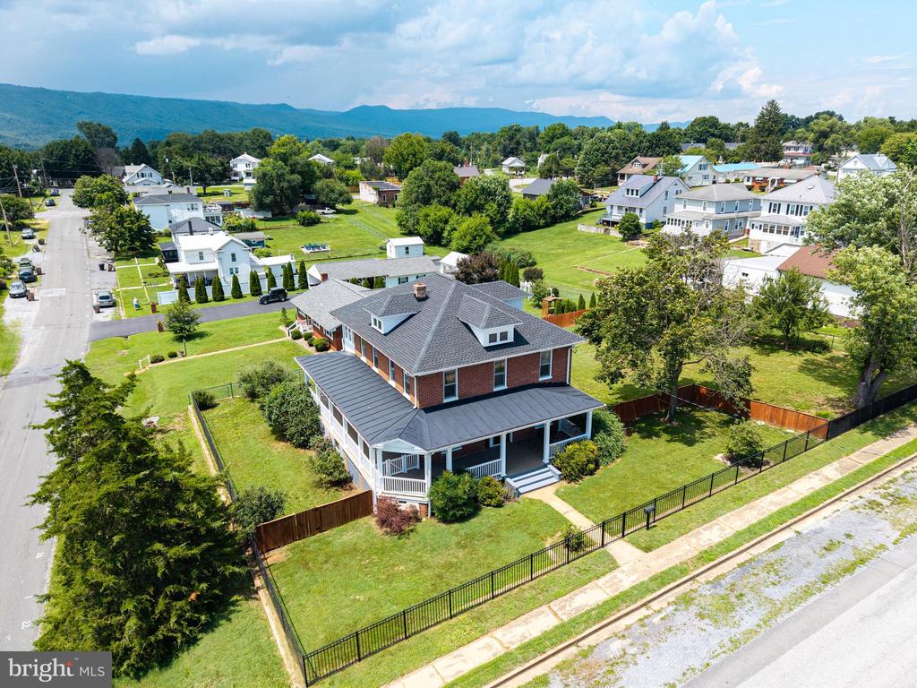 501 PENNSYLVANIA AVE, SHENANDOAH, Virginia 22849, 4 Bedrooms Bedrooms, ,1 BathroomBathrooms,Residential,501 PENNSYLVANIA AVE,VAPA2006670 MLS # VAPA2006670