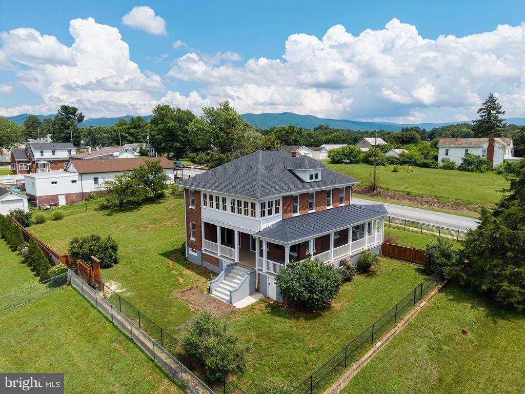 501 PENNSYLVANIA AVE, SHENANDOAH, Virginia 22849, 4 Bedrooms Bedrooms, ,1 BathroomBathrooms,Residential,501 PENNSYLVANIA AVE,VAPA2006670 MLS # VAPA2006670