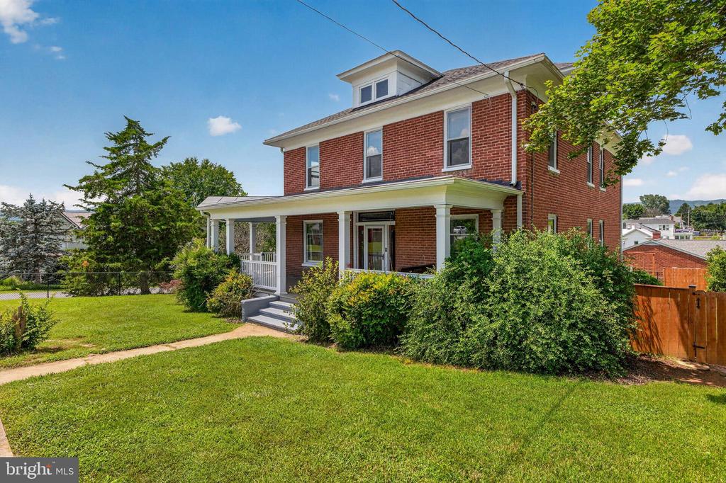 501 PENNSYLVANIA AVE, SHENANDOAH, Virginia 22849, 4 Bedrooms Bedrooms, ,1 BathroomBathrooms,Residential,501 PENNSYLVANIA AVE,VAPA2006670 MLS # VAPA2006670