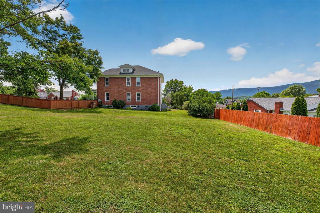 501 PENNSYLVANIA AVE, SHENANDOAH, Virginia 22849, 4 Bedrooms Bedrooms, ,1 BathroomBathrooms,Residential,501 PENNSYLVANIA AVE,VAPA2006670 MLS # VAPA2006670