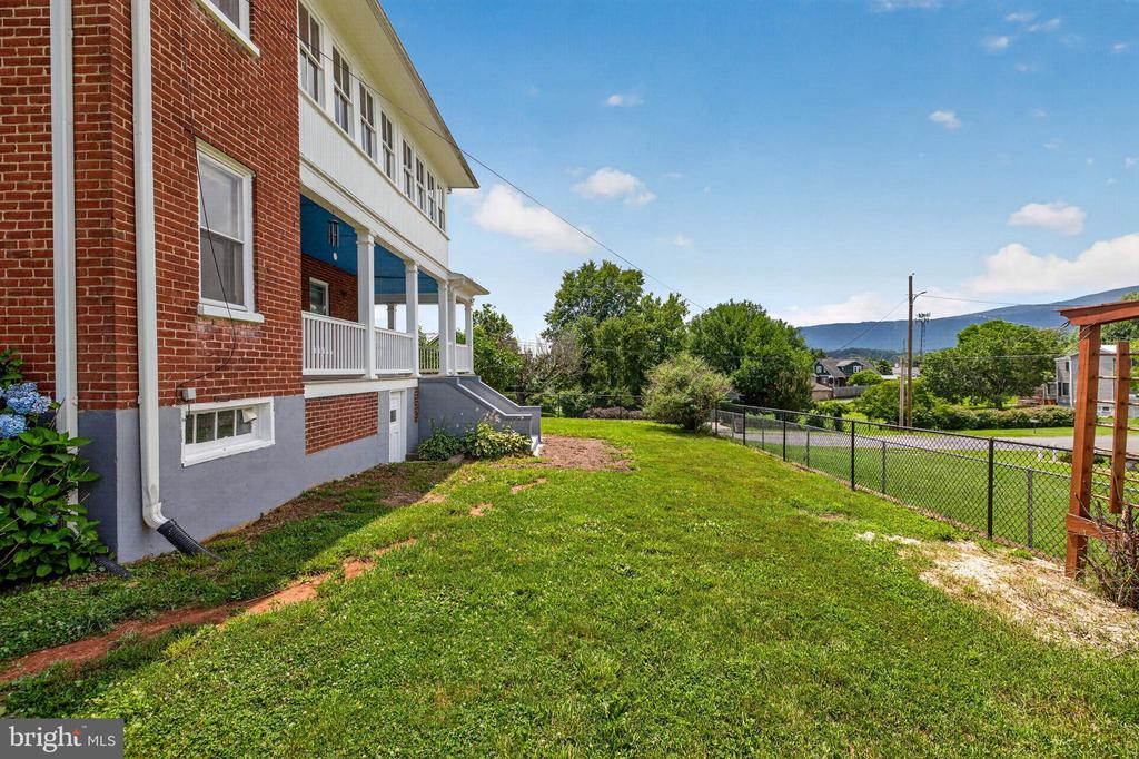 501 PENNSYLVANIA AVE, SHENANDOAH, Virginia 22849, 4 Bedrooms Bedrooms, ,1 BathroomBathrooms,Residential,501 PENNSYLVANIA AVE,VAPA2006670 MLS # VAPA2006670