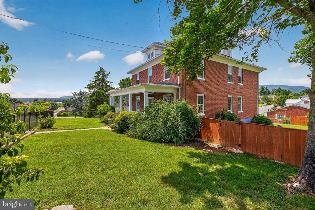 501 PENNSYLVANIA AVE, SHENANDOAH, Virginia 22849, 4 Bedrooms Bedrooms, ,1 BathroomBathrooms,Residential,501 PENNSYLVANIA AVE,VAPA2006670 MLS # VAPA2006670