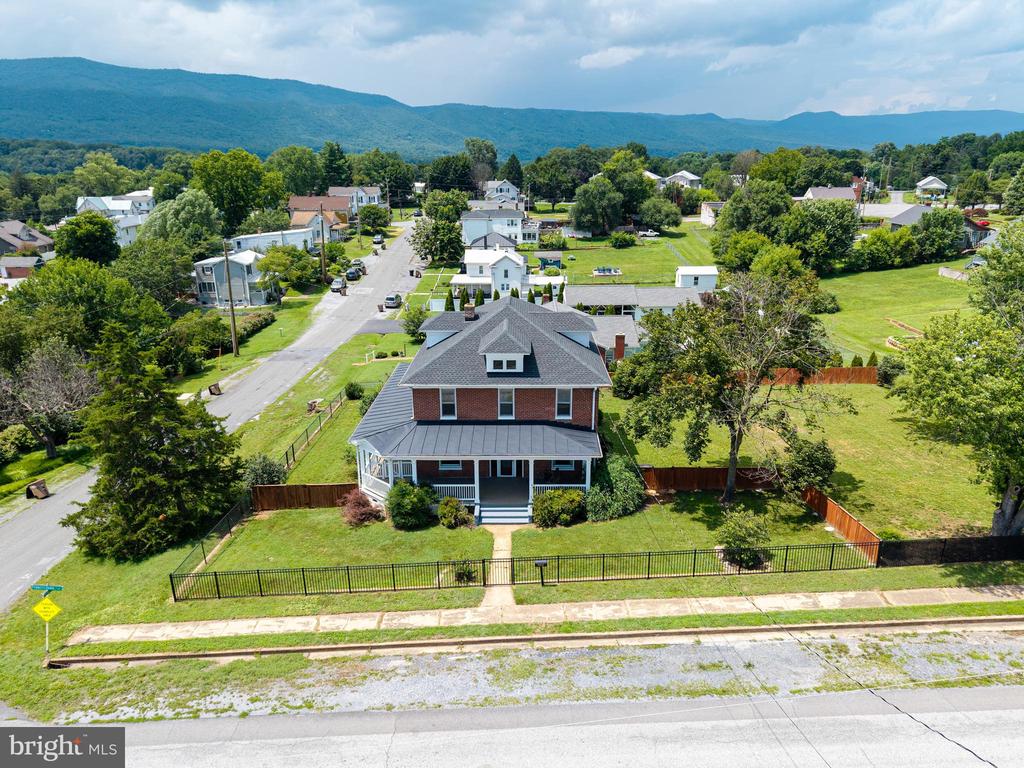 501 PENNSYLVANIA AVE, SHENANDOAH, Virginia 22849, 4 Bedrooms Bedrooms, ,1 BathroomBathrooms,Residential,501 PENNSYLVANIA AVE,VAPA2006670 MLS # VAPA2006670