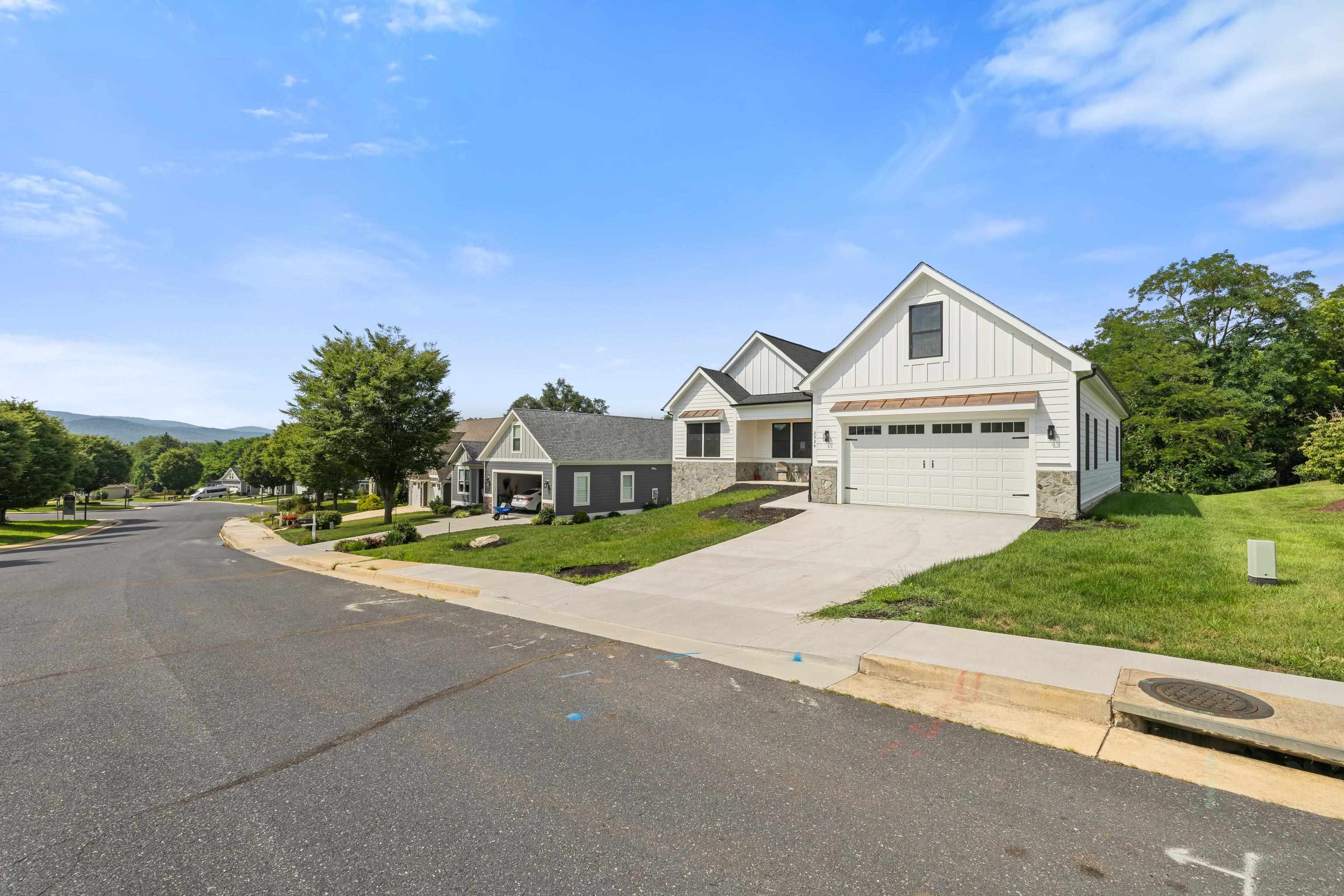 2524 BELVUE RD, WAYNESBORO, Virginia 22980, 3 Bedrooms Bedrooms, ,2 BathroomsBathrooms,Residential,2524 BELVUE RD,679428 MLS # 679428