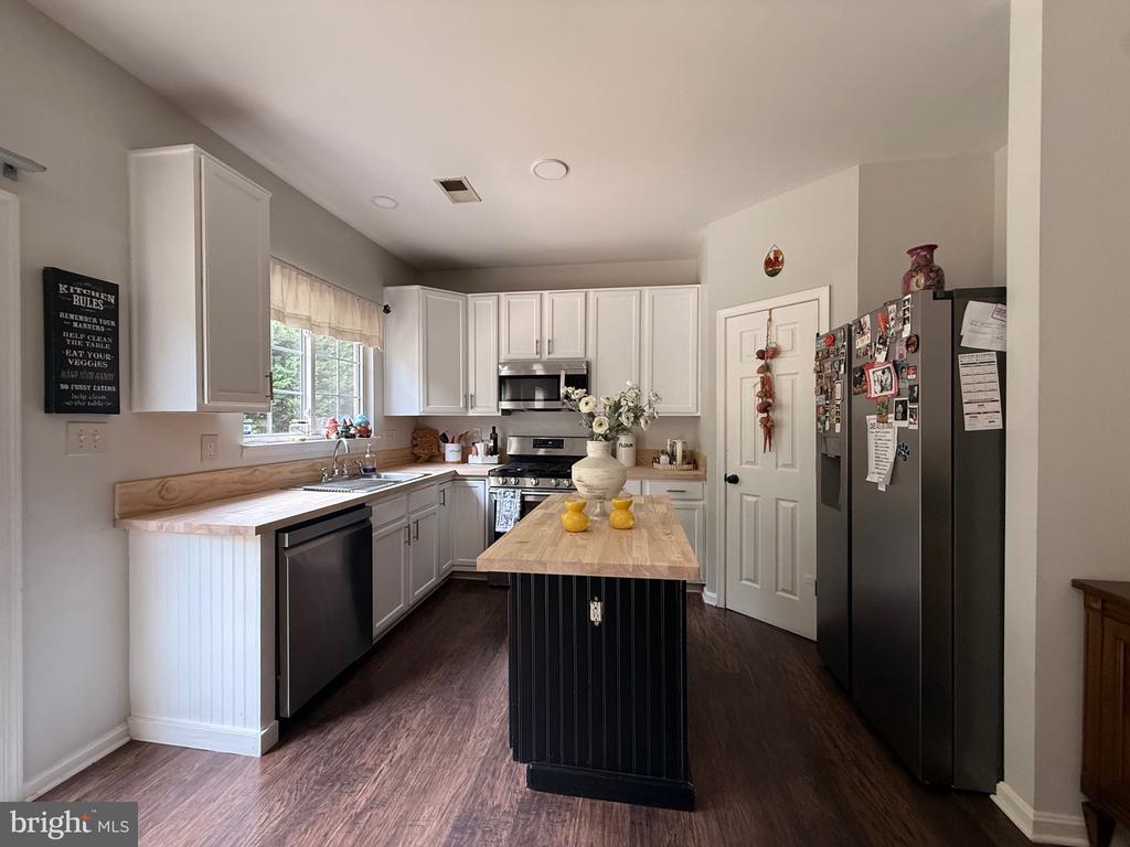 2043 CRANBERRY LN, CULPEPER, Virginia 22701, 3 Bedrooms Bedrooms, ,2 BathroomsBathrooms,Residential,2043 CRANBERRY LN,VACU2014410 MLS # VACU2014410