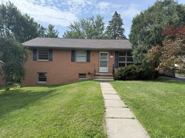 302 BURNLEY DR, STAUNTON, Virginia 24401, 3 Bedrooms Bedrooms, ,2 BathroomsBathrooms,Residential,302 BURNLEY DR,679432 MLS # 679432 302 BURNLEY DR, STAUNTON, Virginia 24401, 3 Bedrooms Bedrooms, ,2 BathroomsBathrooms,Residential,302 BURNLEY DR,679432 MLS # 679432