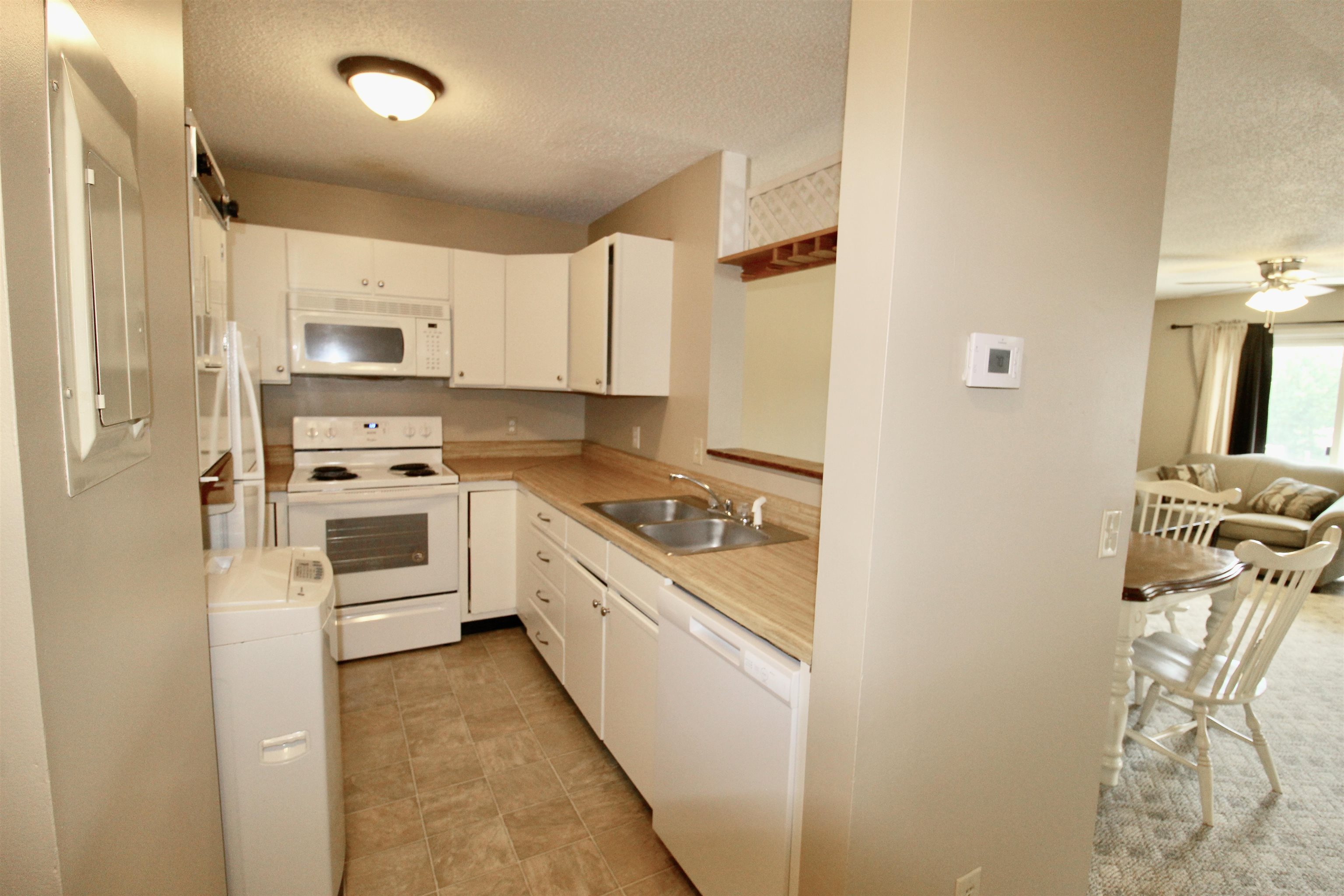 1372 HUNTERS RD, HARRISONBURG, Virginia 22801, 2 Bedrooms Bedrooms, ,1 BathroomBathrooms,Residential,Hunters Ridge Condos,1372 HUNTERS RD,679438 MLS # 679438 1372 HUNTERS RD, HARRISONBURG, Virginia 22801, 2 Bedrooms Bedrooms, ,1 BathroomBathrooms,Residential,Hunters Ridge Condos,1372 HUNTERS RD,679438 MLS # 679438