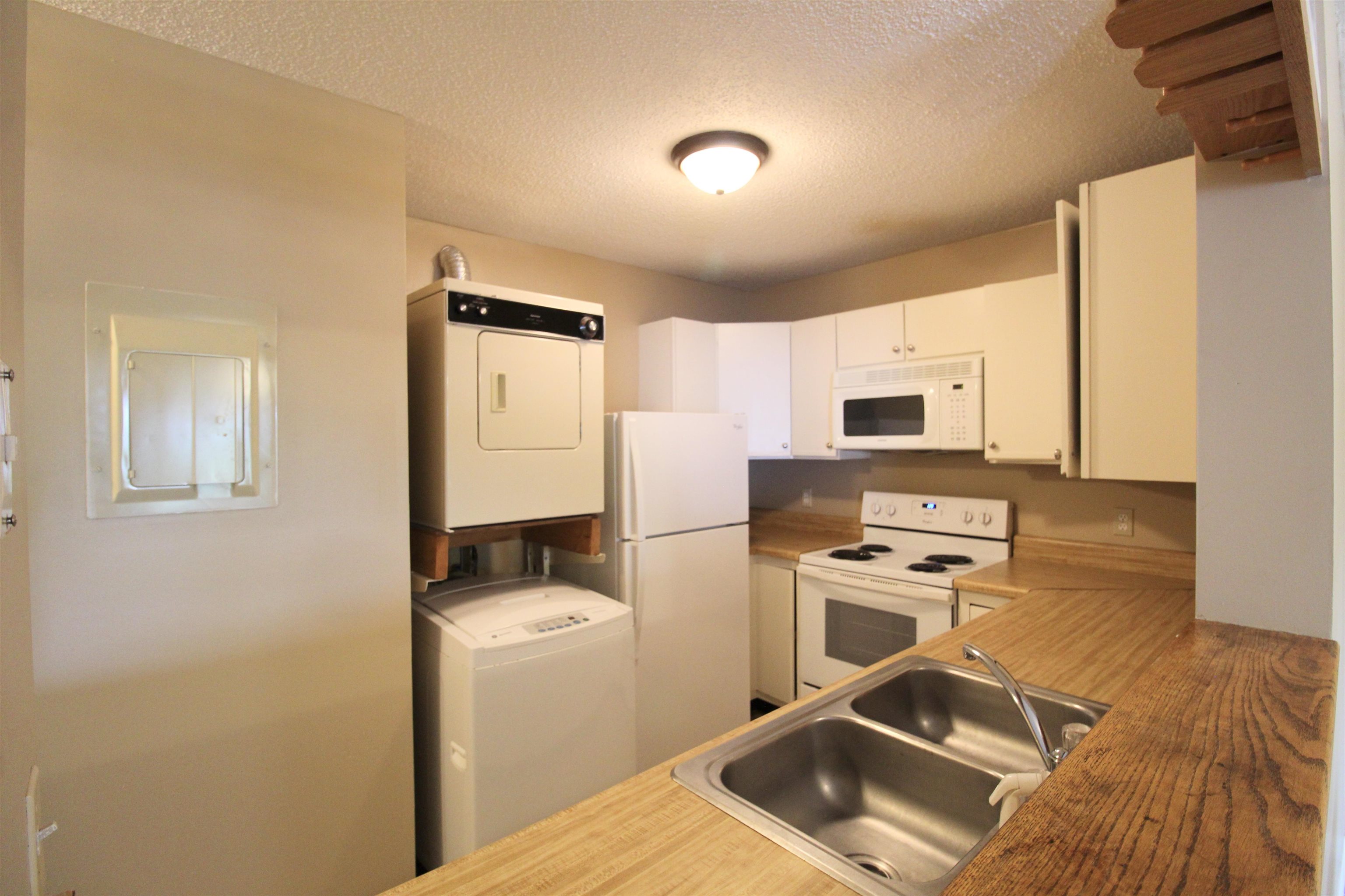 1372 HUNTERS RD, HARRISONBURG, Virginia 22801, 2 Bedrooms Bedrooms, ,1 BathroomBathrooms,Residential,Hunters Ridge Condos,1372 HUNTERS RD,679438 MLS # 679438 1372 HUNTERS RD, HARRISONBURG, Virginia 22801, 2 Bedrooms Bedrooms, ,1 BathroomBathrooms,Residential,Hunters Ridge Condos,1372 HUNTERS RD,679438 MLS # 679438